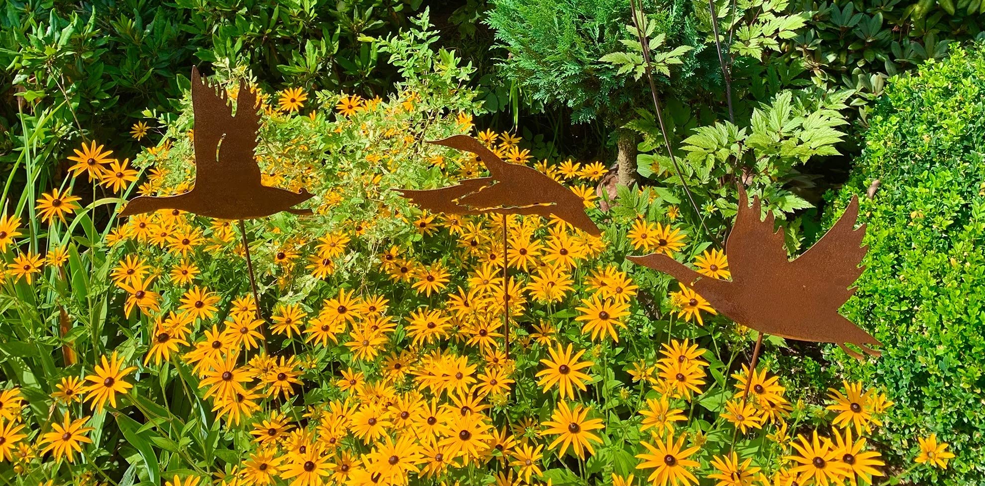 Bornhöft Gartenstecker Fliegende Enten 3er Set Metall Edelrost Gartendeko Gartenstecker 140cm rostige Gartendekoration Naturrost