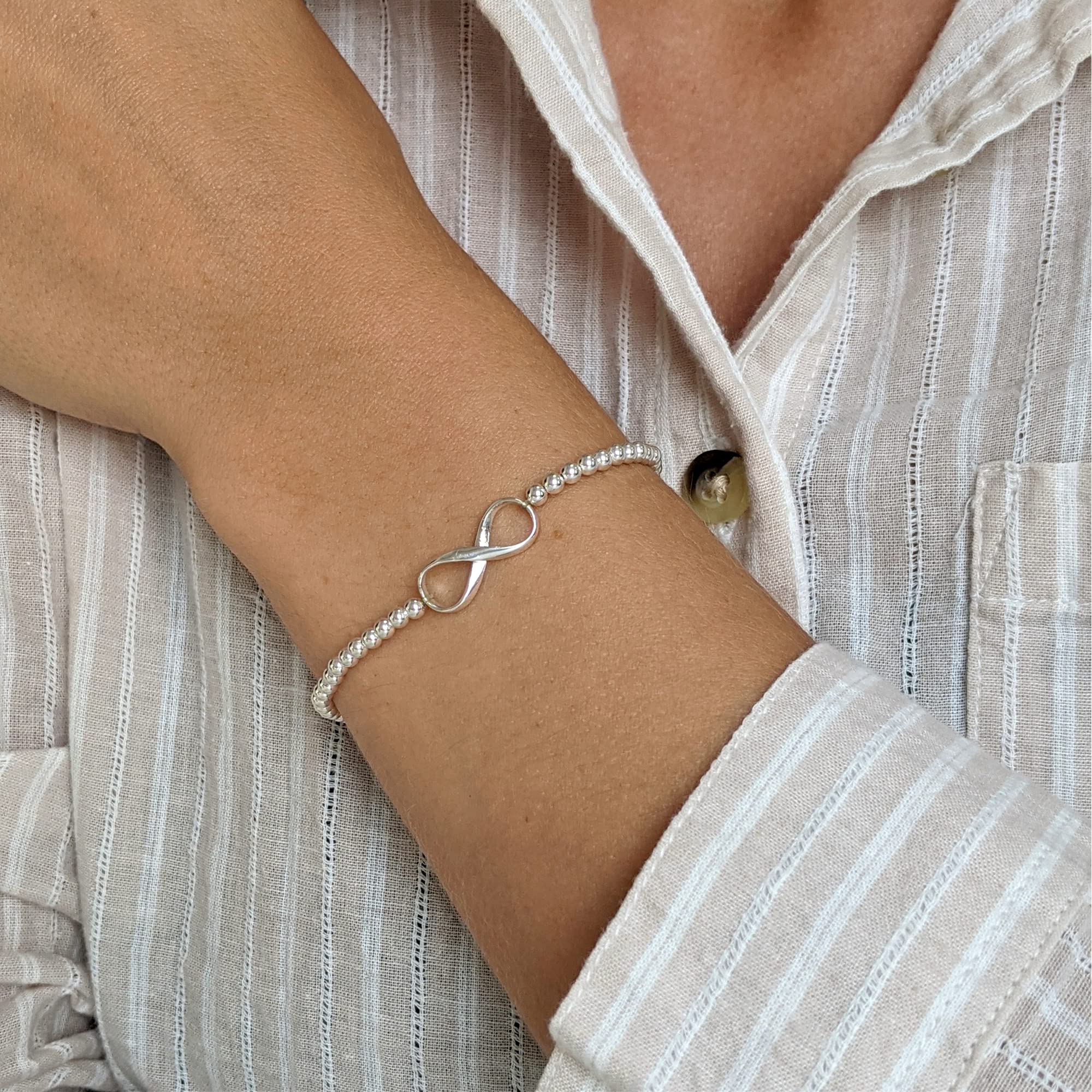 Silverly Infinity-Armband aus 925er Sterlingsilber für Damen | Kugelperlenarmbänder | Verstellbares Stretcharmband für die Meisten Handgelenkgrößen | Freundschaftsgeschenke für Frauen