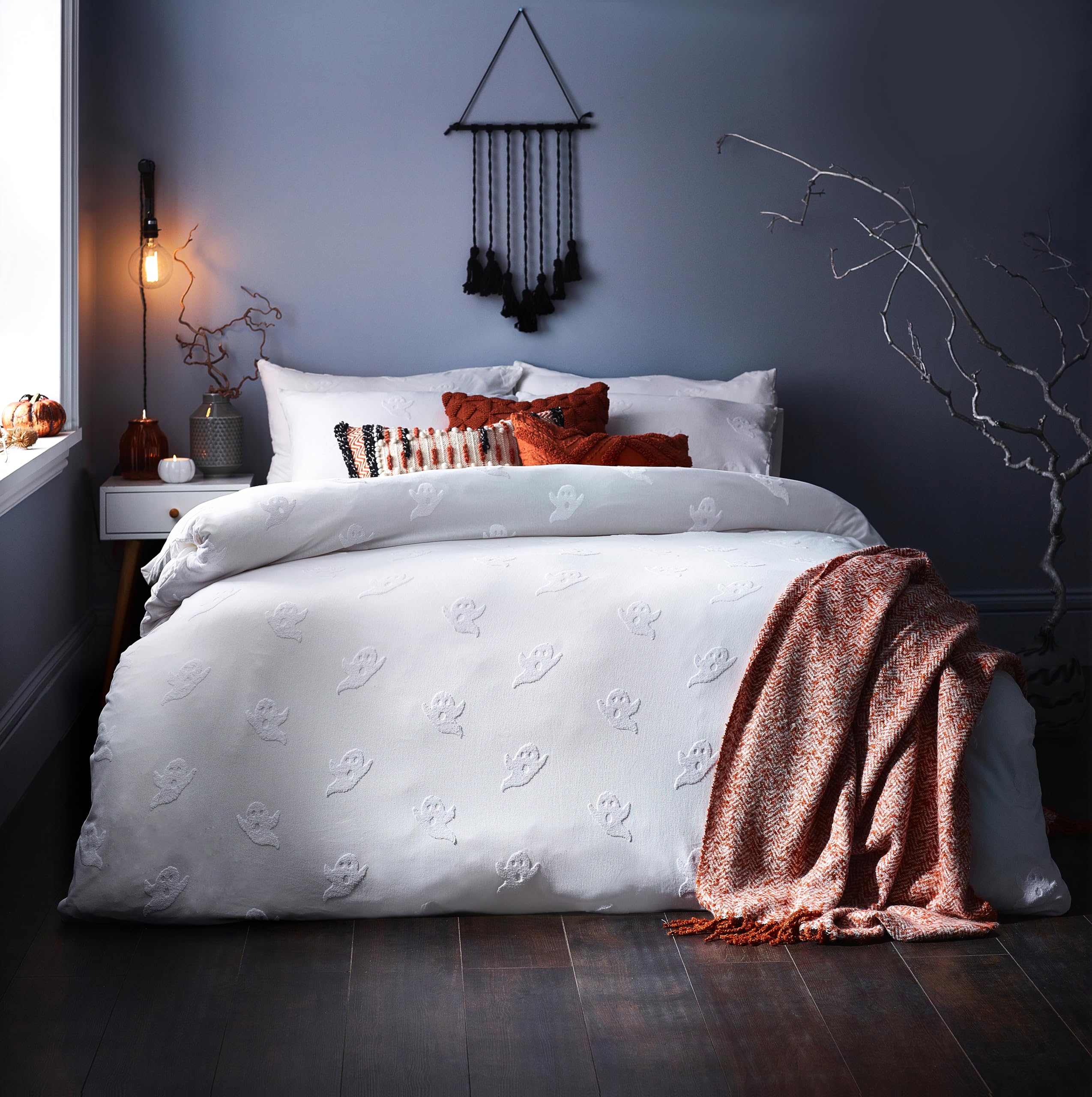The Linen Yard Ghost Tufted Halloween 100% Cotton Duvet Cover SetSingleWhite from B&Q