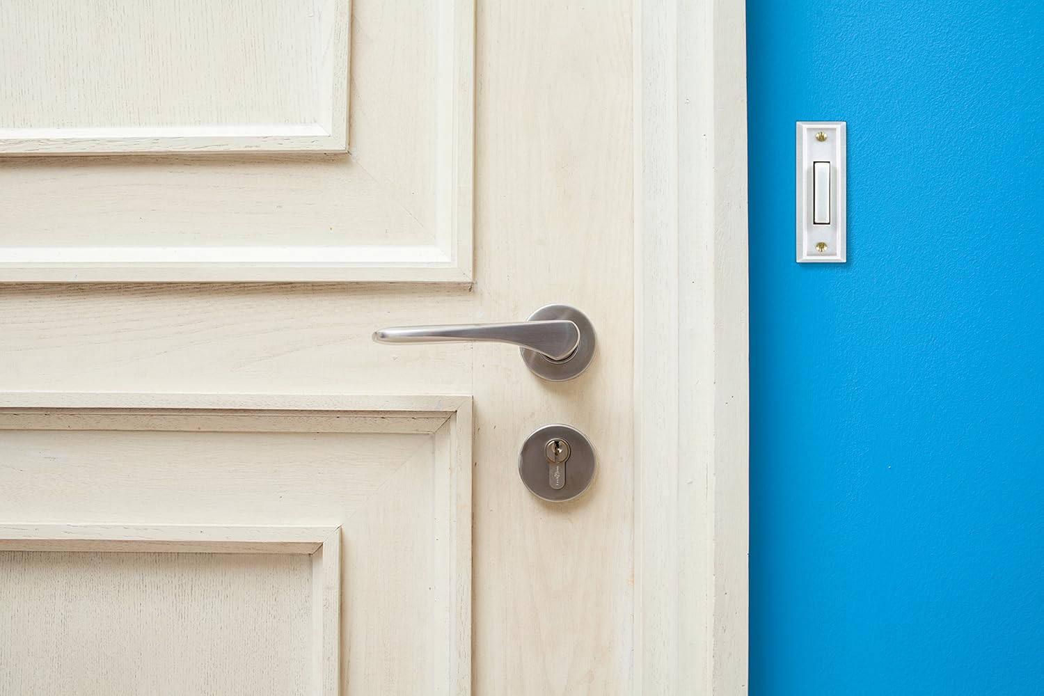 Heath Zenith SL-715-1-02 Wired Door Chime Push Button, White with White Lighted Center Bar