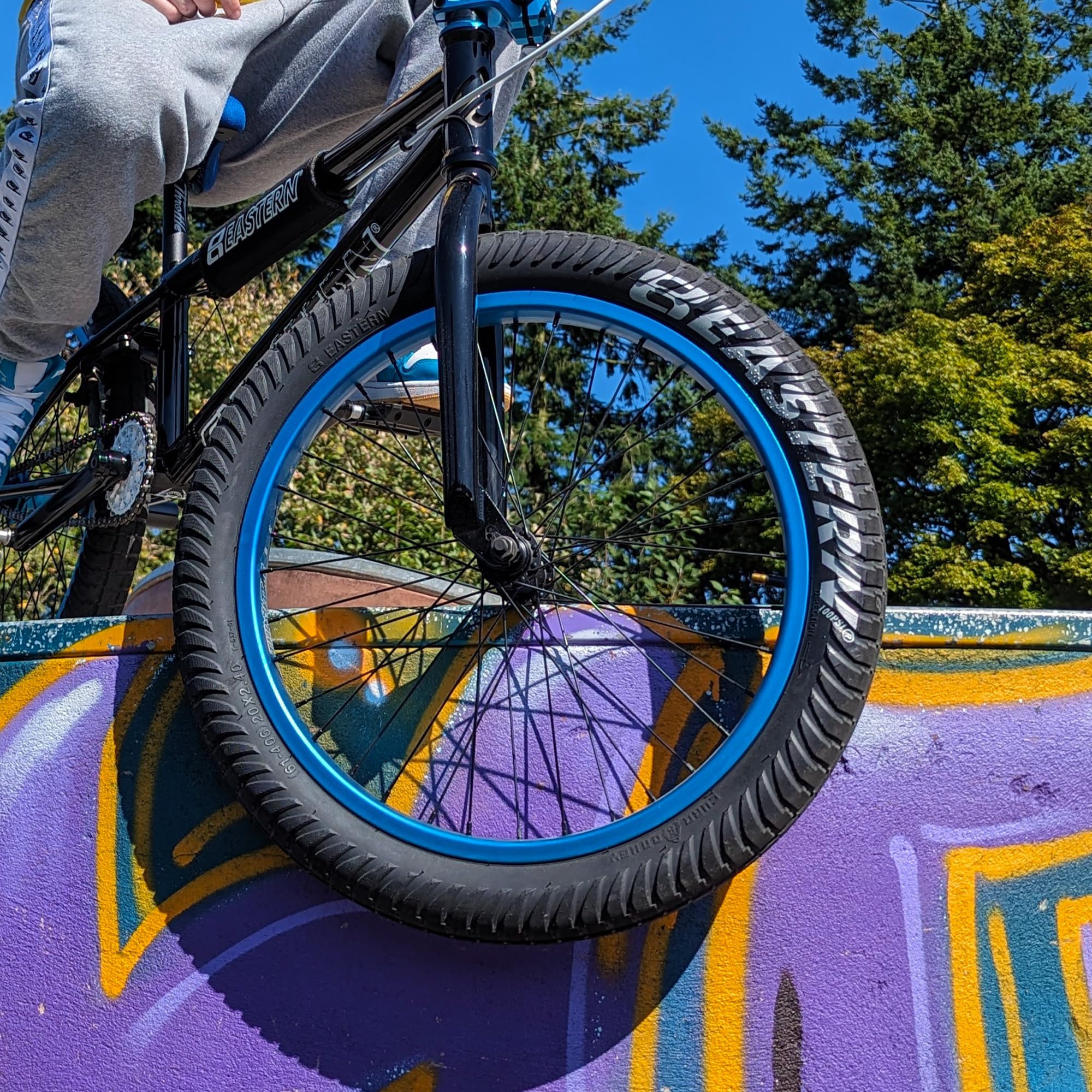 Eastern Bikes Gasgriff vorne 3/8, 36H Felge mit Chromoly-Achse