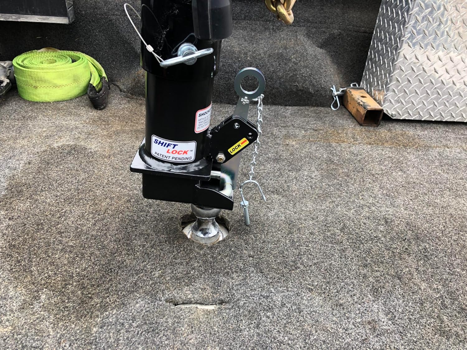 Shocker Shift Lock Gooseneck Stem & Shift Lock Coupler for 3" Ball, 4.5" Square Straight Pin Black