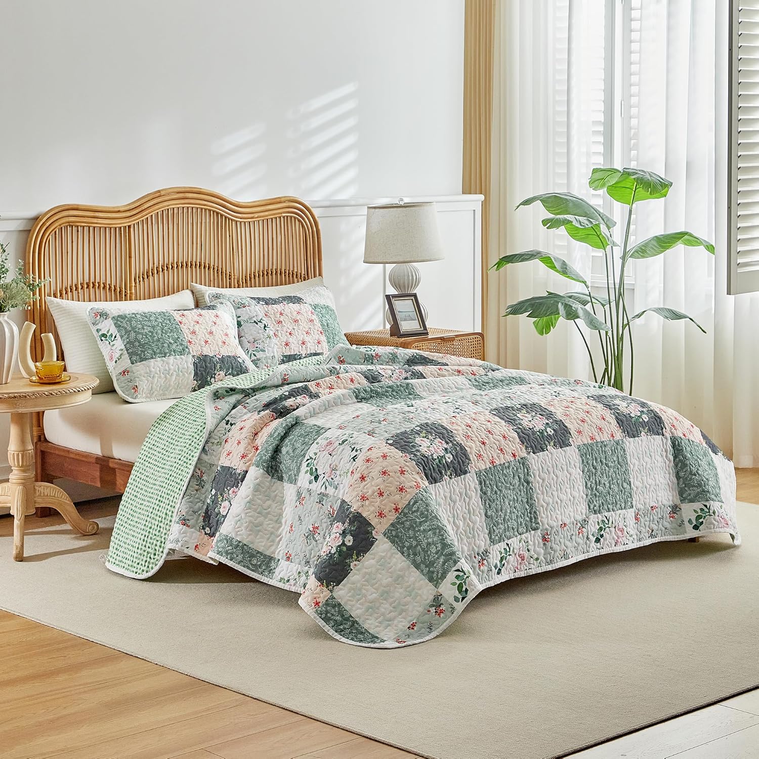 Joyreap 3 Pieces Floral Patchwork Quilt Set Queen, Green Flowers Design, Soft n Cozy Microfiber Quilt, Bedspread Bed Cover for All Season, 1 Quilt and 2 Pillow Shams- 90x90 inches - Image 2