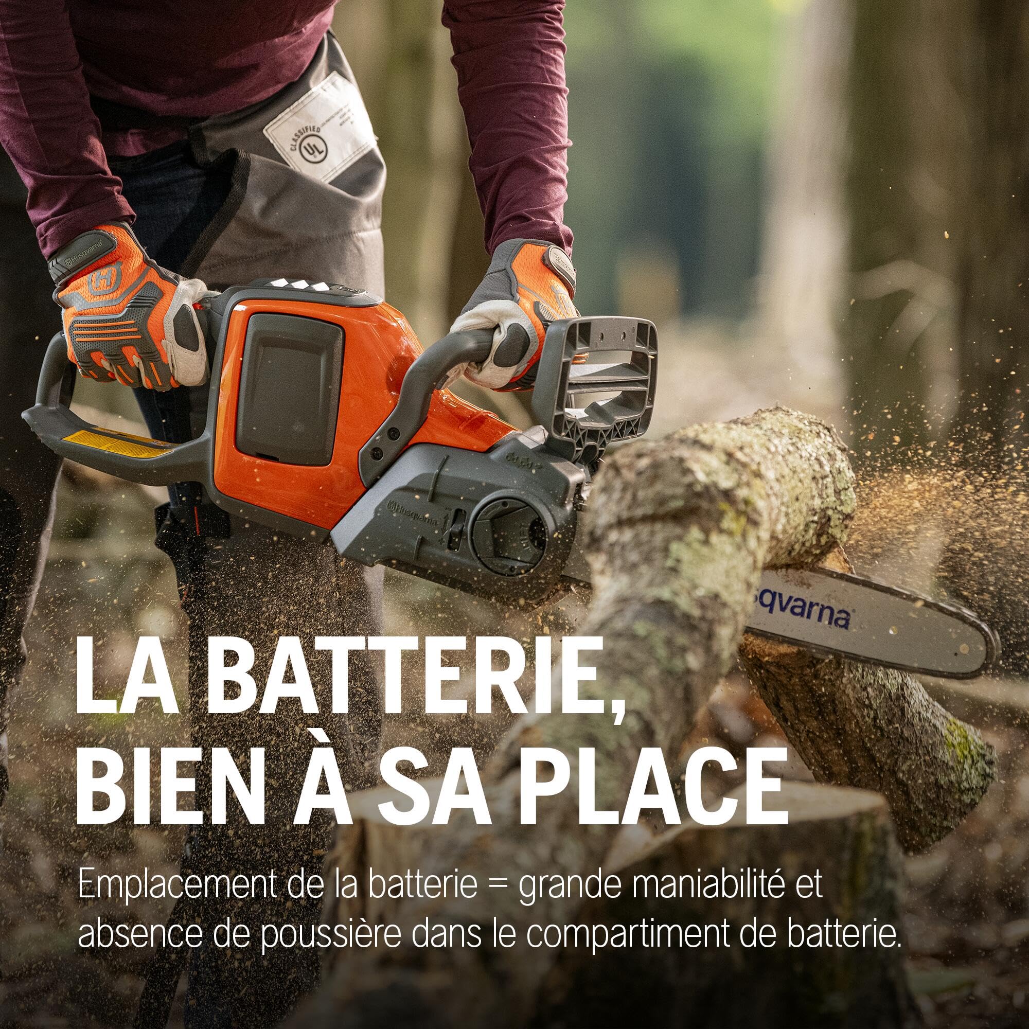 Husqvarna 225i : Tronçonneuse à batterie 36V avec batterie et chargeur inclus, légère, silencieuse, guide 30 cm, vitesse de chaîne 20 m/s. Idéale pour l’élagage et l’entretien du jardin.