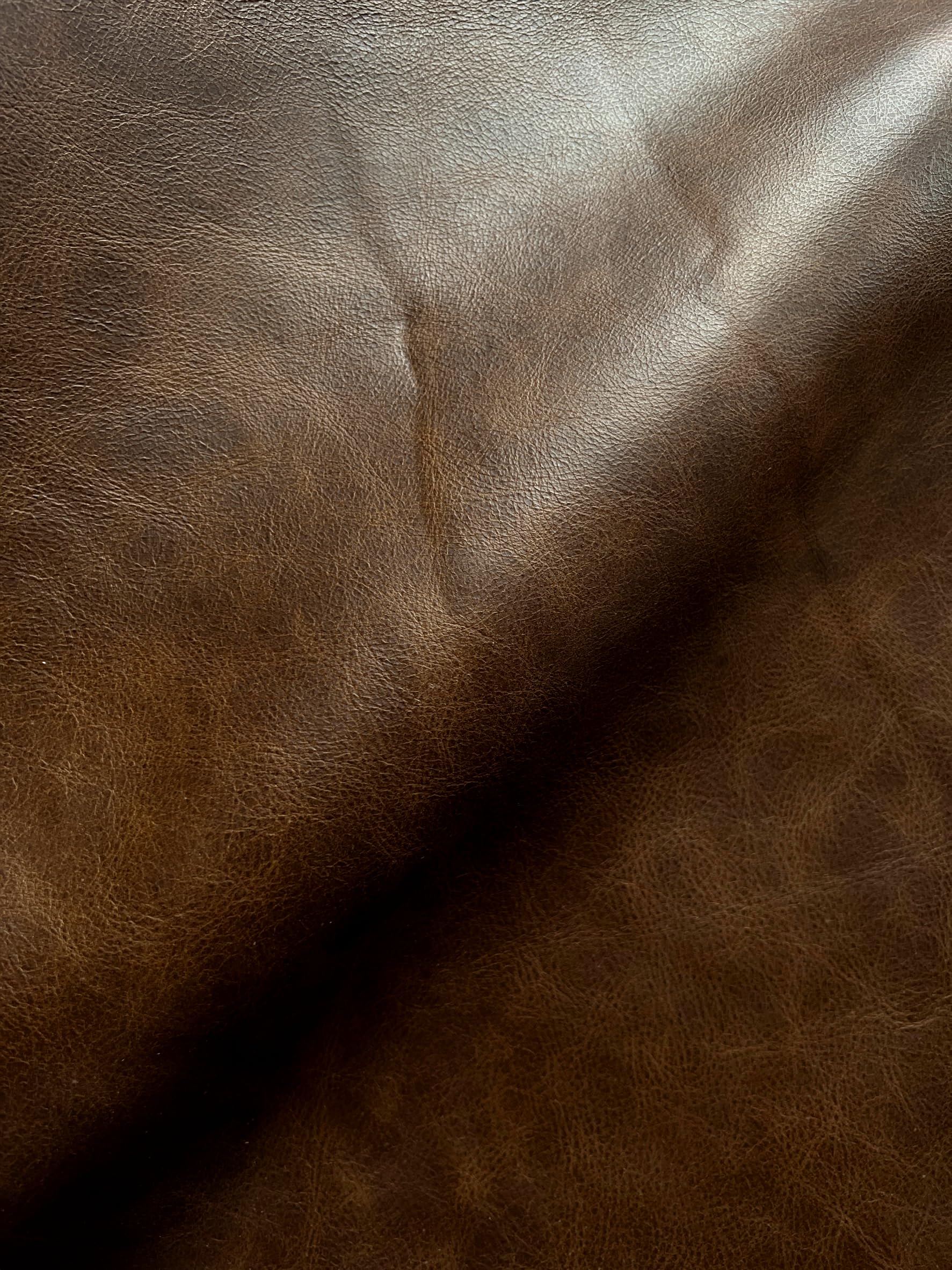 Upholstery Cowhide Leather (Whole Hides) (Luggage Distressed)
