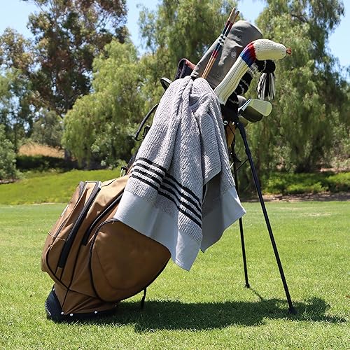Miniatura 2 de La Toalla del Tour  Toalla Grande de Terry para Caddy de Golf, Absorbente 19" x 44", Corte Central, Perfecto Accesorio para Colgar en Carro de Golf