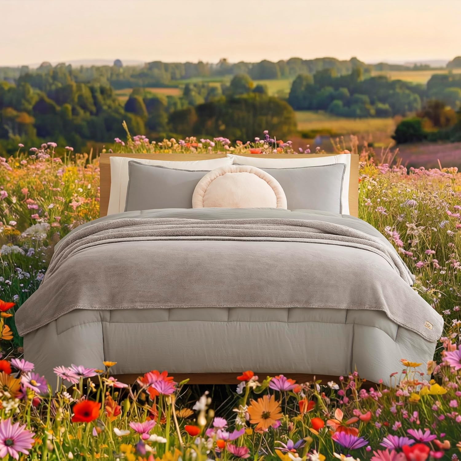 UGG Whitecap Full/Queen Blanket, Fleece Fluffy Blanket for Bed, Luxury Cozy Oversized Throw for Couch, Washable Queen Bedding, Hypoallergenic Bedding Queen Size, 90" x 90", Seal Grey