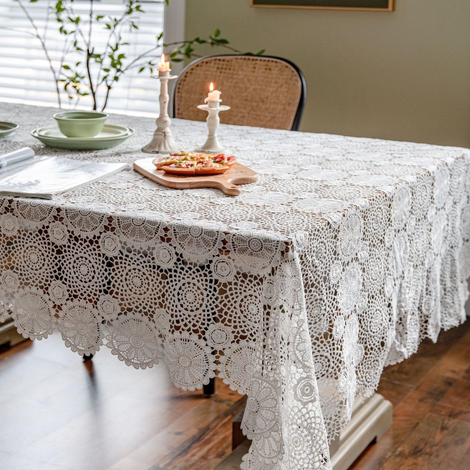 Koronkowy obrus vintage kwiatowy szydełkowany wzór romantyczny prostokątny pokrowiec shabby chic styl elegancka nakładka na specjalne okazje (130 x 130 cm)