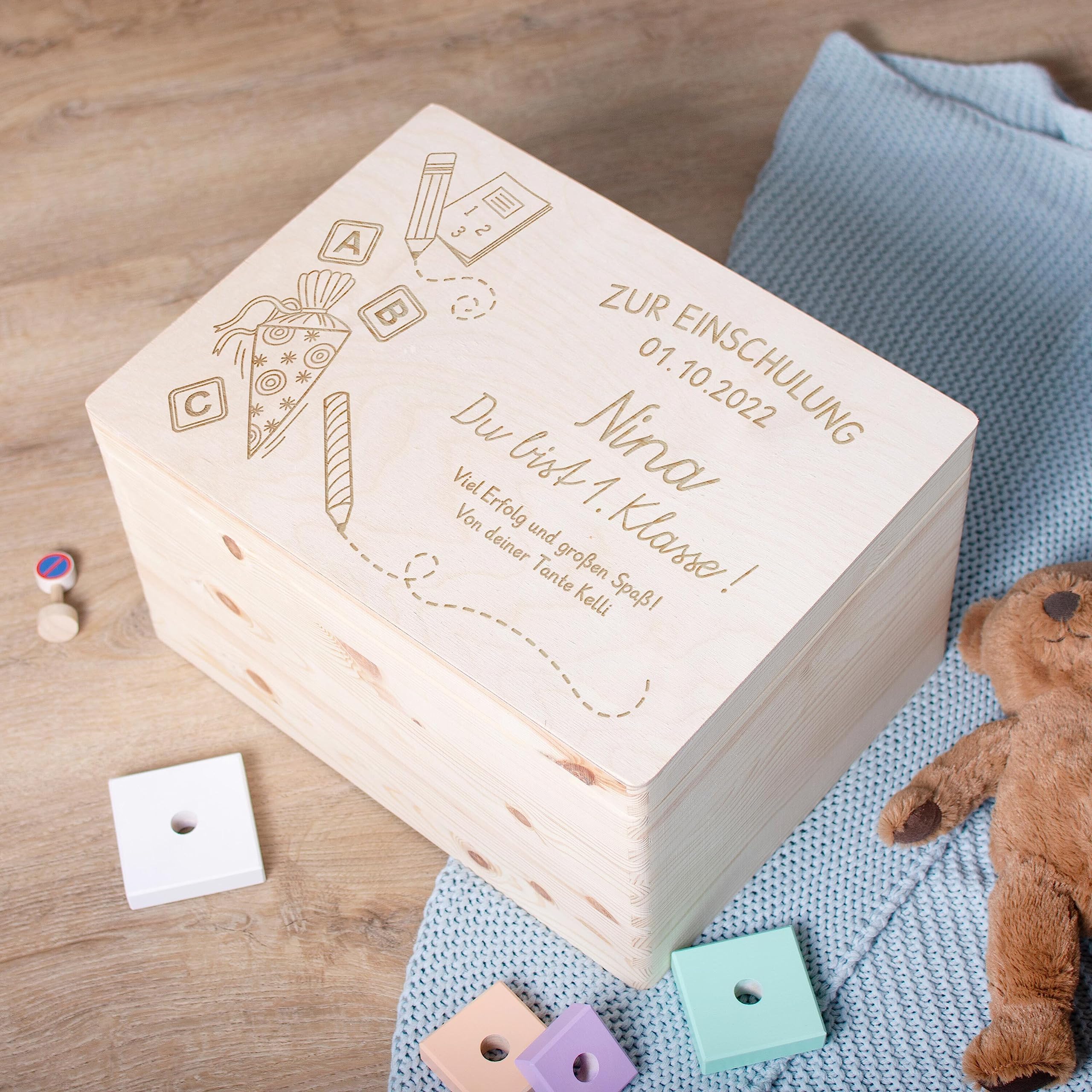 LAUBLUST Holzkiste mit Gravur - Personalisiert mit Datum | Name | WIDMUNG - Naturbelassen, Größe XL - Schultüte Motiv - Geschenkkiste zur Einschulung - FSC®