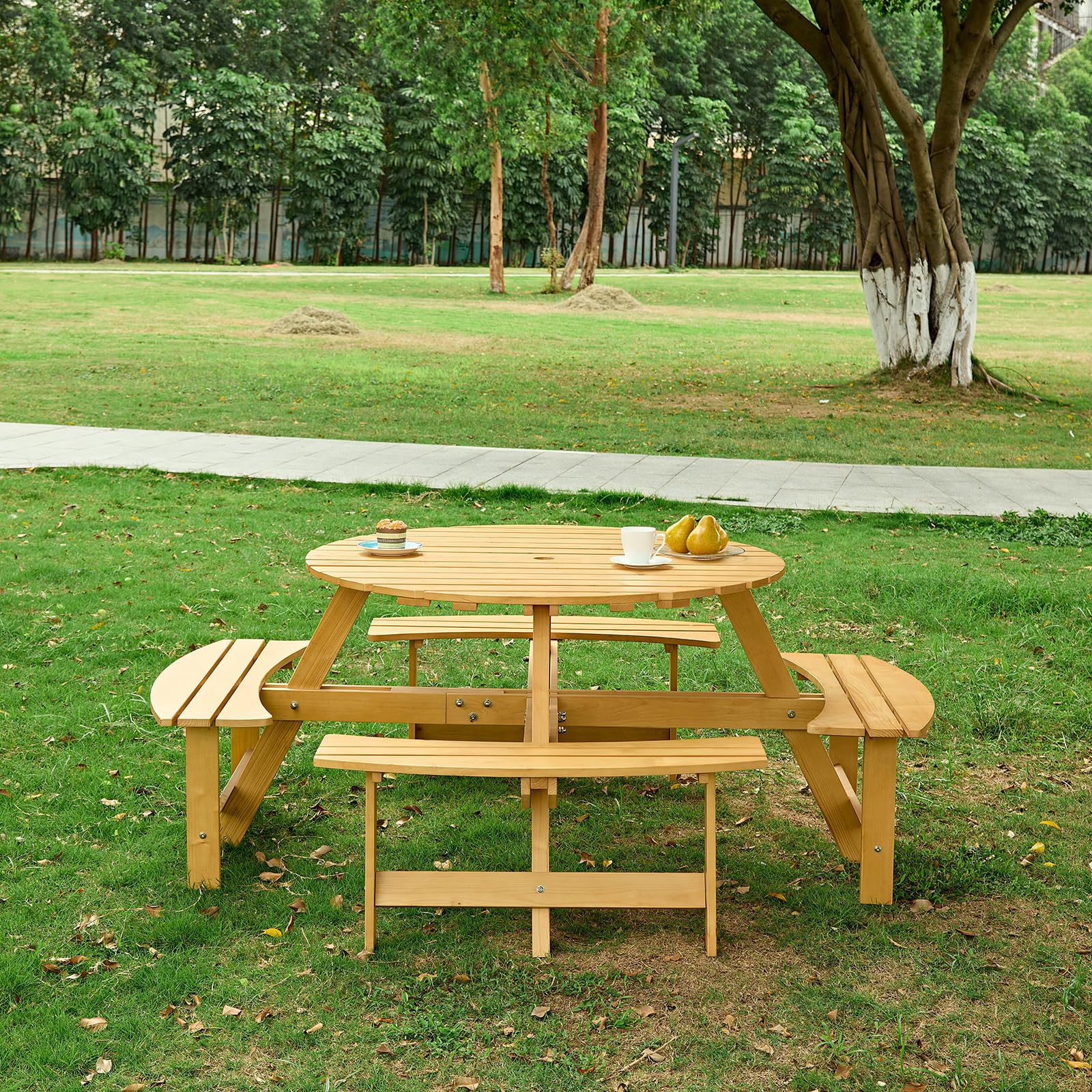 Tavolo da picnic rotondo in legno per 8 persone con 4 panche integrate e foro per ombrellone, per giardino, cortile, portico e patio