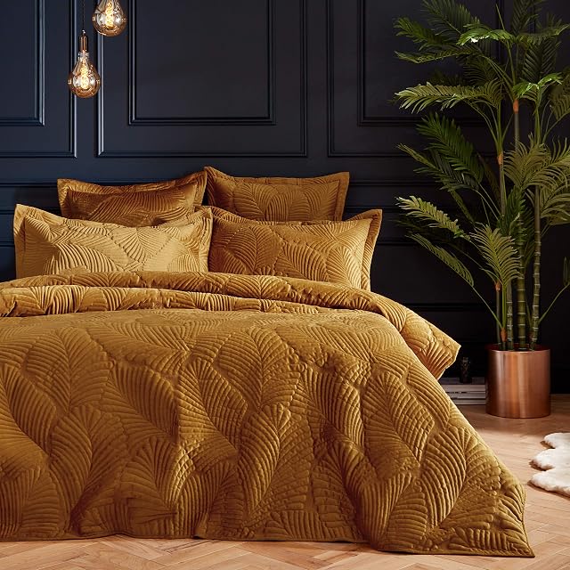 Paoletti Palmeria Quilted Super King Duvet Cover Set, Polyester, Gold