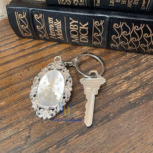 Miniatura 3 de 12 llaveros personalizados de quinceañera para fiesta temática de Cenicienta, dulce 15/dulce 16 y 18 cumpleaños con bolsas de regalo