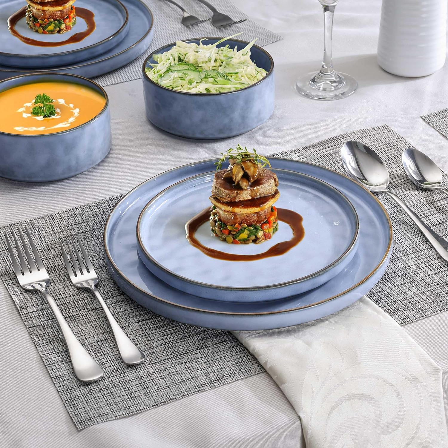 LIANYU 18 Pcs Dinnerware Sets for 6, Plates and Bowls Dinner Set, Stoneware Dish Tableware for Dessert Salad Pasta, Microwave & Dishwasher Safe, Serenity Blue