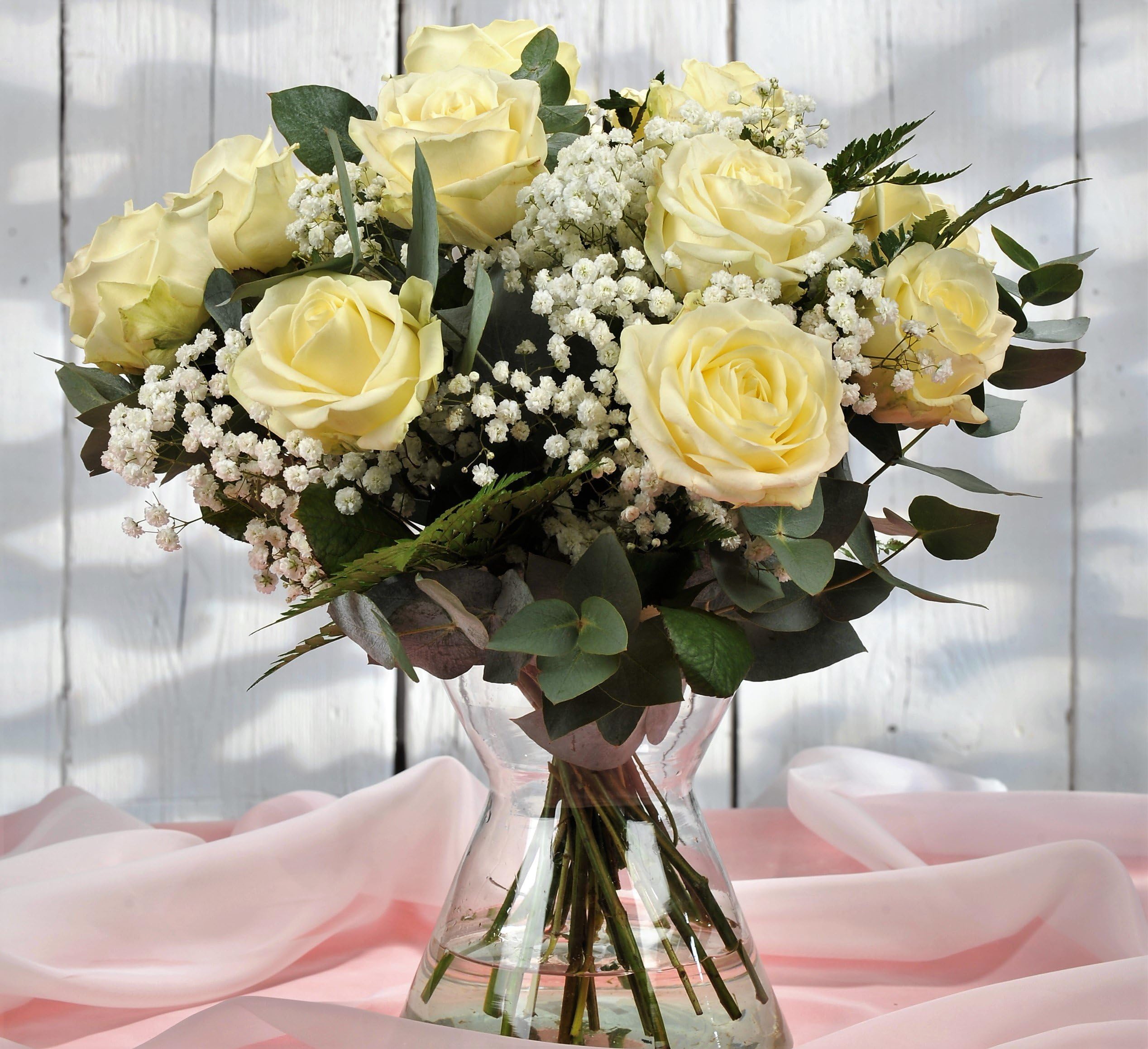 Homeland Florists12 Luxury Large White Rose Bouquet Delivered, Fresh Flowers UK Next Day Delivery, Send the Perfect Floral Gift