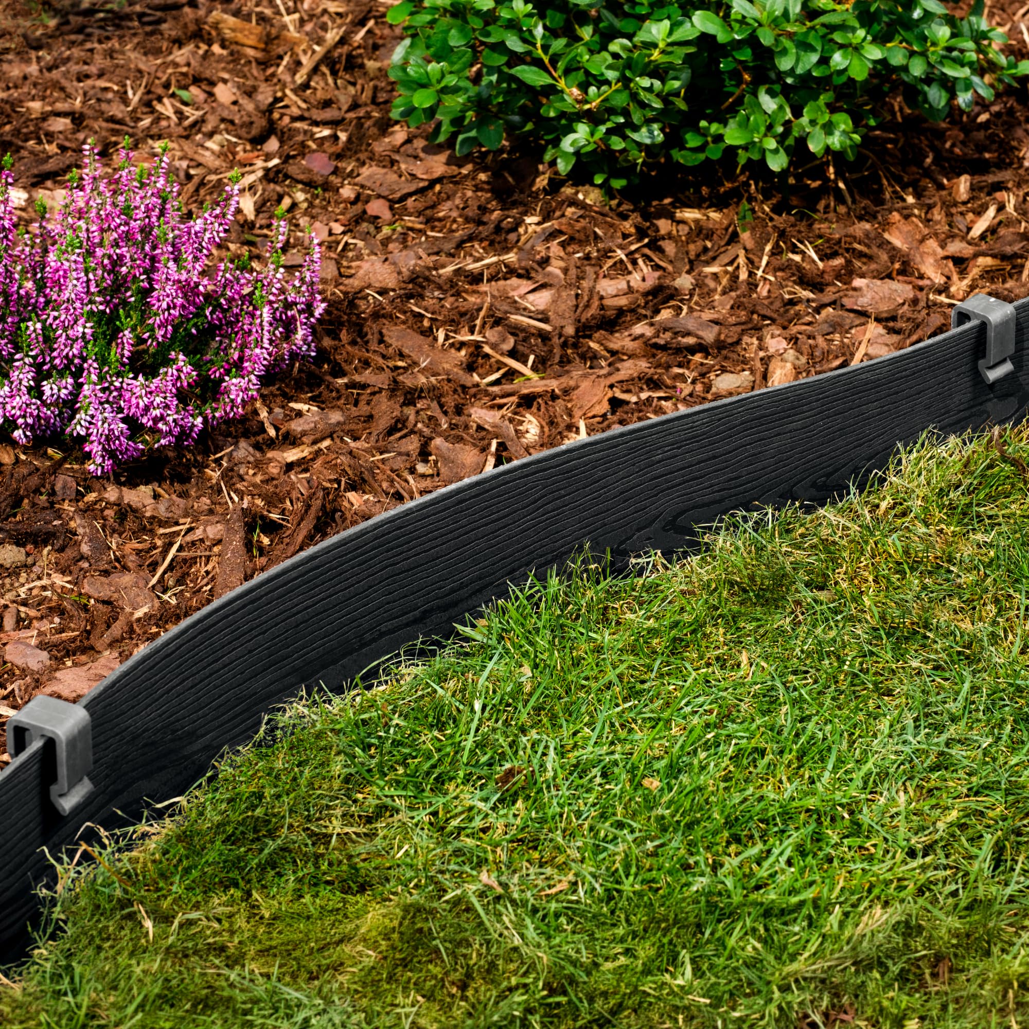 UNIGARDIA Bordure de Jardin Flexible 20m - Hauteur 13cm, Épaisseur 3mm - Bordure de Gazon en Plastique - Bordure de Pelouse résistante aux UV, Utilisation Facile, Noir avec Décor en Bois