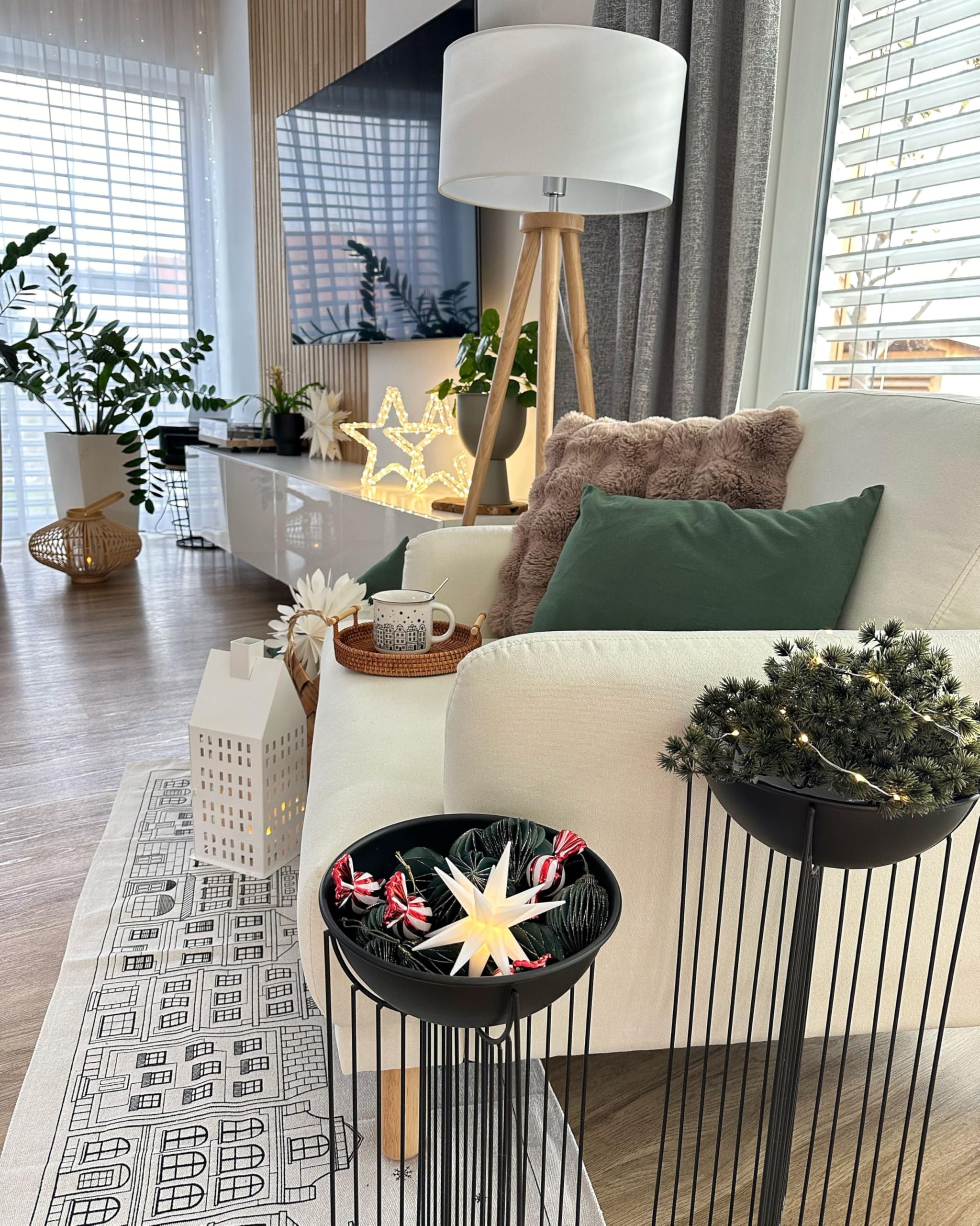 Beliani Out- & Indoor Weihnachtsbeleuchtung LED Acryl Sternform weiß mit Kabel Simo