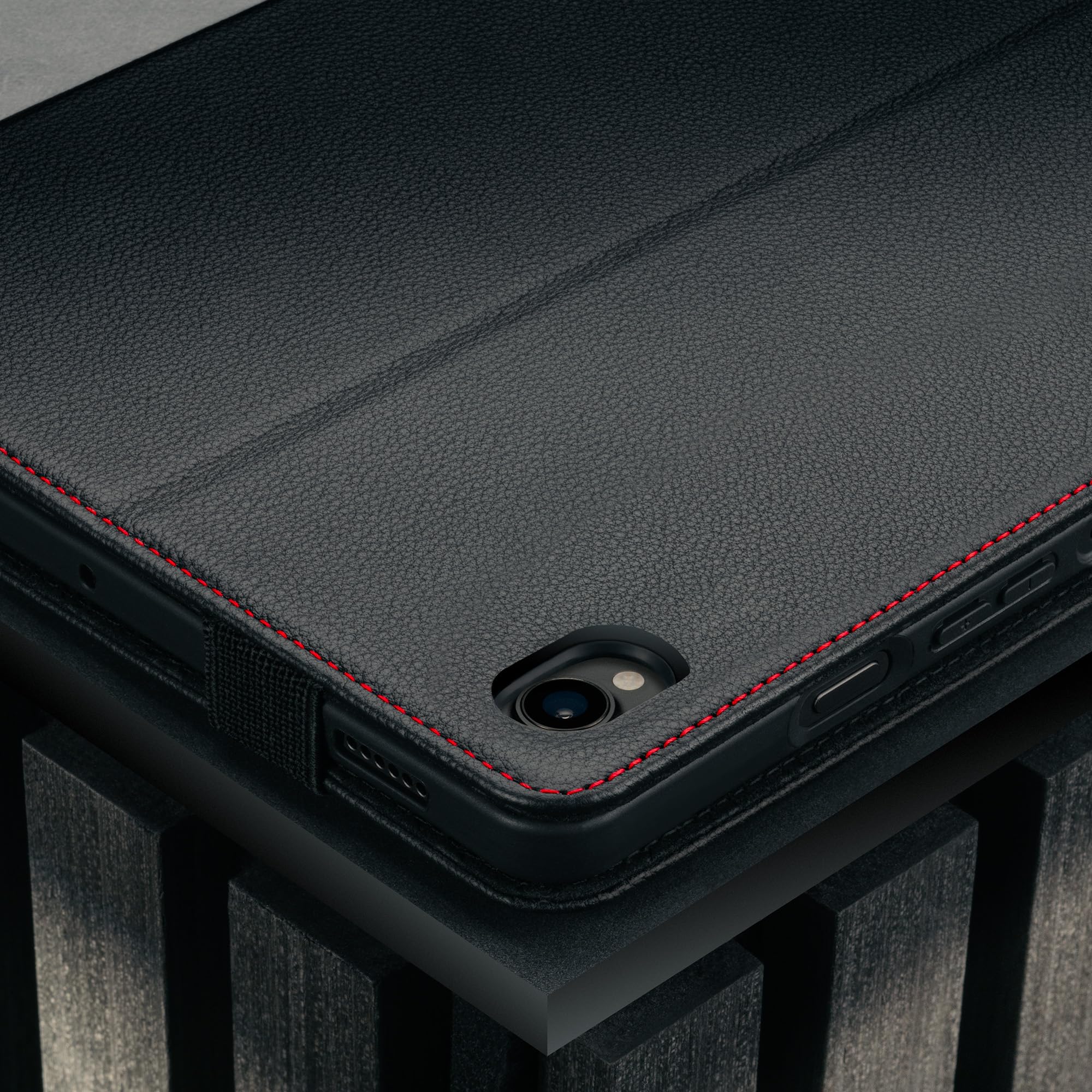 TORRO Etui skórzane kompatybilne z Samsung Galaxy Tab S11 – etui skórzane premium do Galaxy Tab S11 2025 11” z funkcją podstawki (Czarny z czerwonymi detalami)