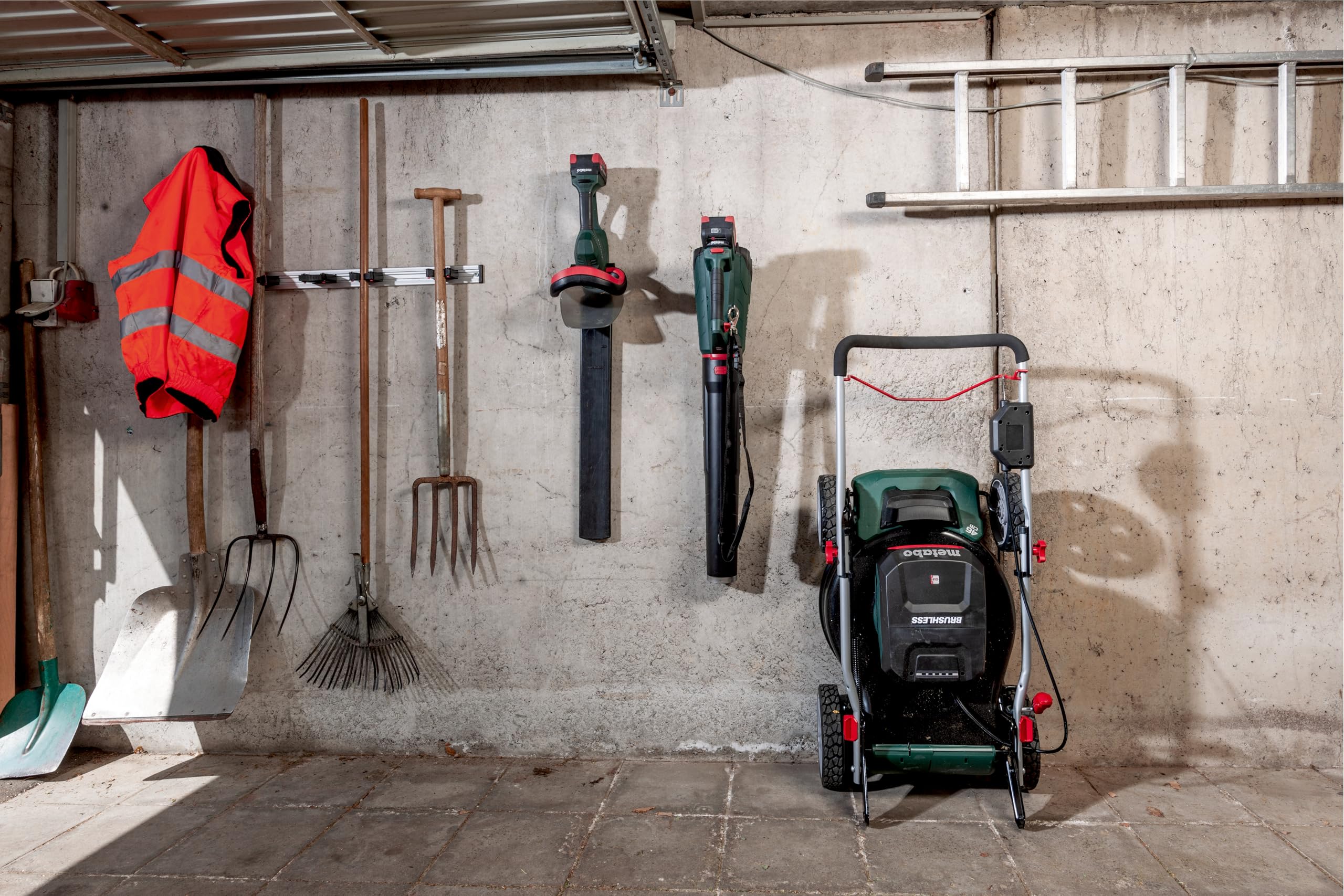 metabo RM 36-18 LTX BL 46 Cortacésped a Batería, 36 V y 46 cm de Corte | Motor Brushless, 7 niveles de altura, área de 800 m², bolsa de 55 l, sin batería ni cargador, función de mulching