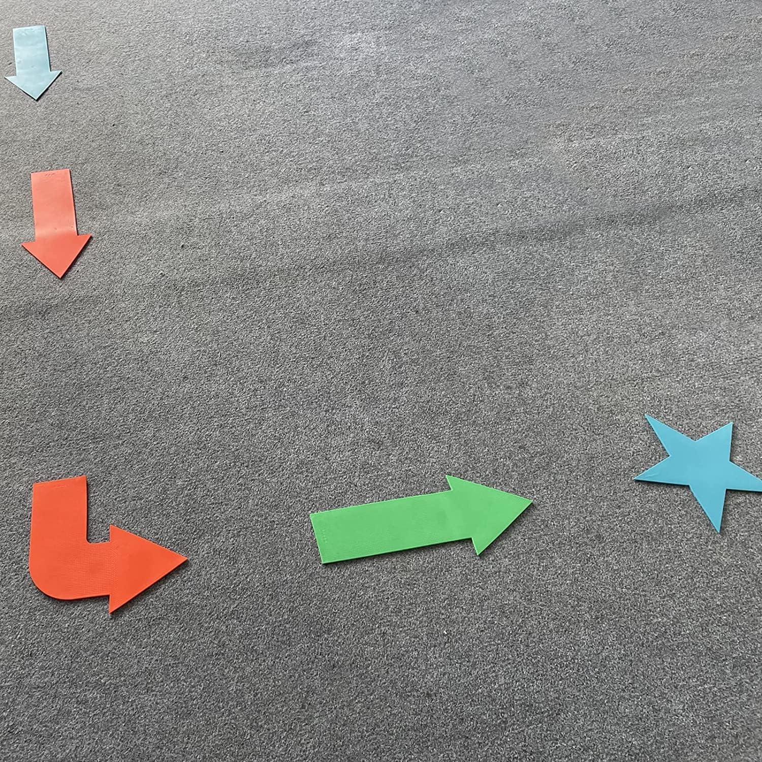 12pcs Colorful Star Arrow Spot Marker Non-Slip Directional Carpet Marker for Training Agility, Kids Classroom Activity, Gym, Sport, Home (Arrow)