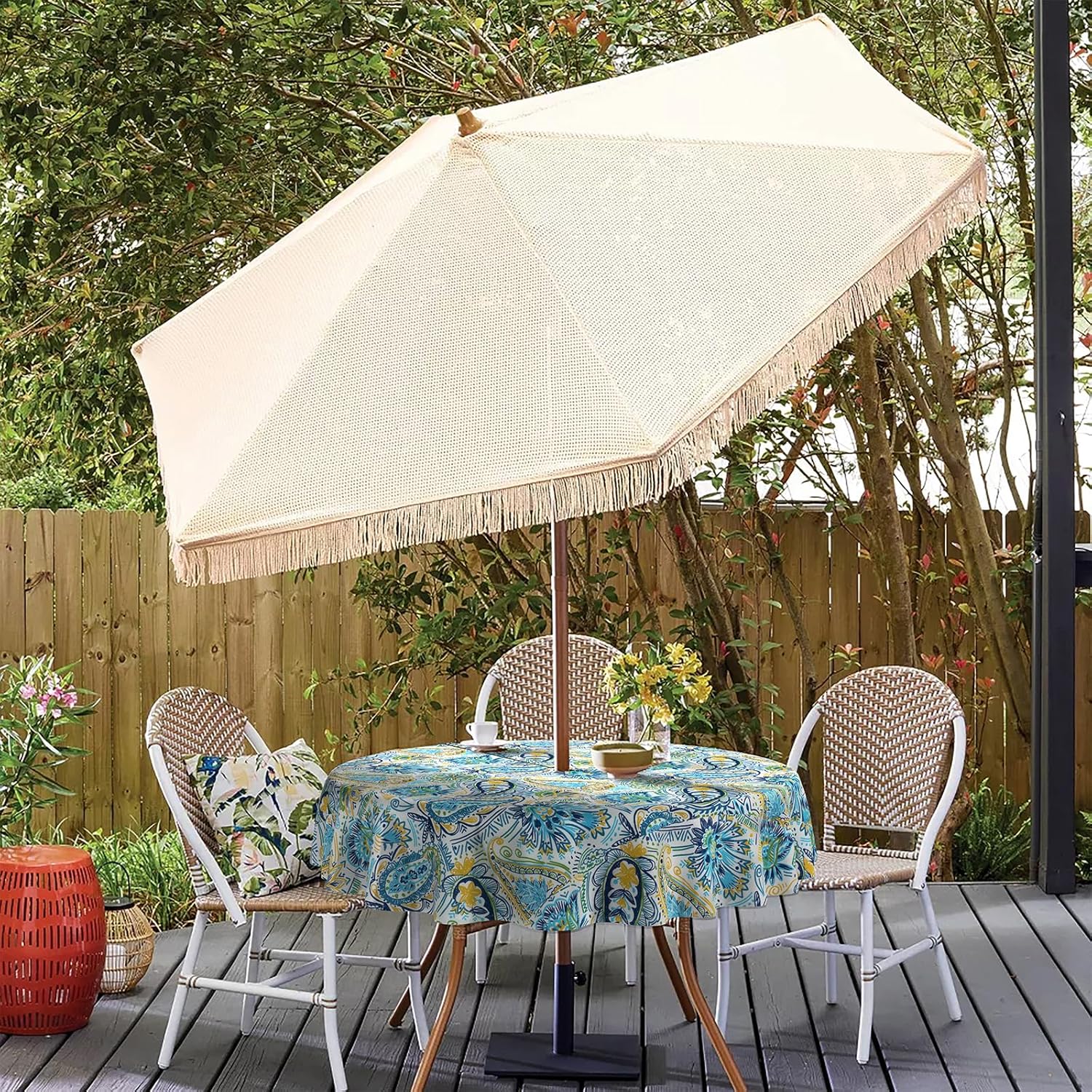 LVTXIII Patio 60-Inch Round Tablecloth, Outdoor Stain and Fade Resistant Table Covers with Zipper, Picnic Table Cloth with Umbrella Hole for Home and Garden Circular Table Decoration, Paisley Blue