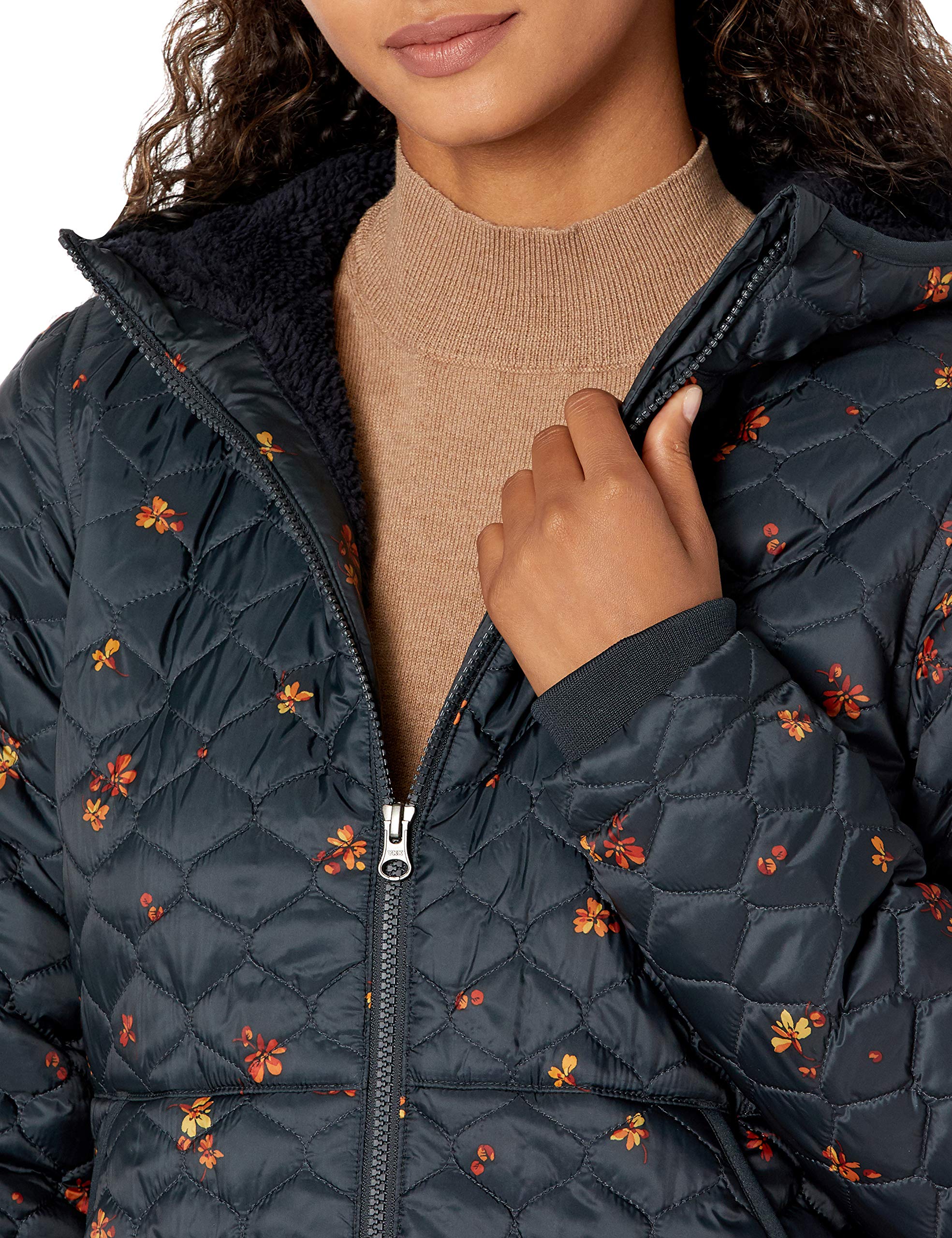Amazon Essentials Piumino Leggero Trapuntato con Cappuccio Foderato in Sherpa Impermeabile con Cerniera Integrale Donna