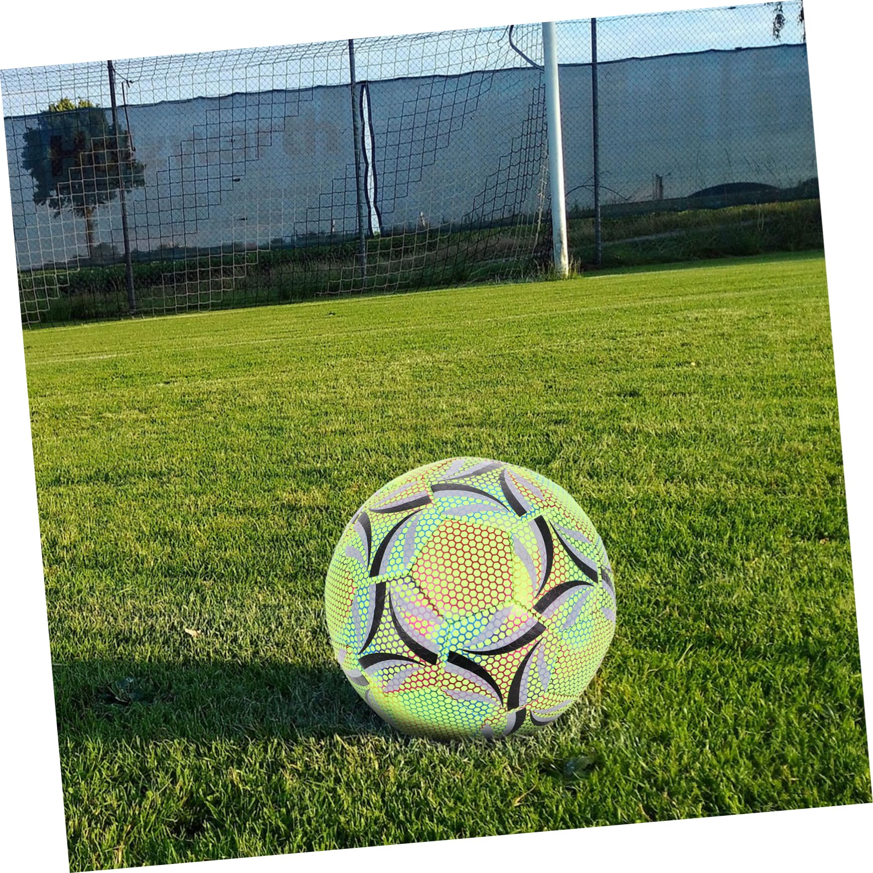 Toyvian Pelota de Fútbol Glow In The Dark para Entrenamiento Adultos de Fútbol de Rendimiento para Partidos de Día y Noche Superficie Ergonómica y Diseño Luminiscente