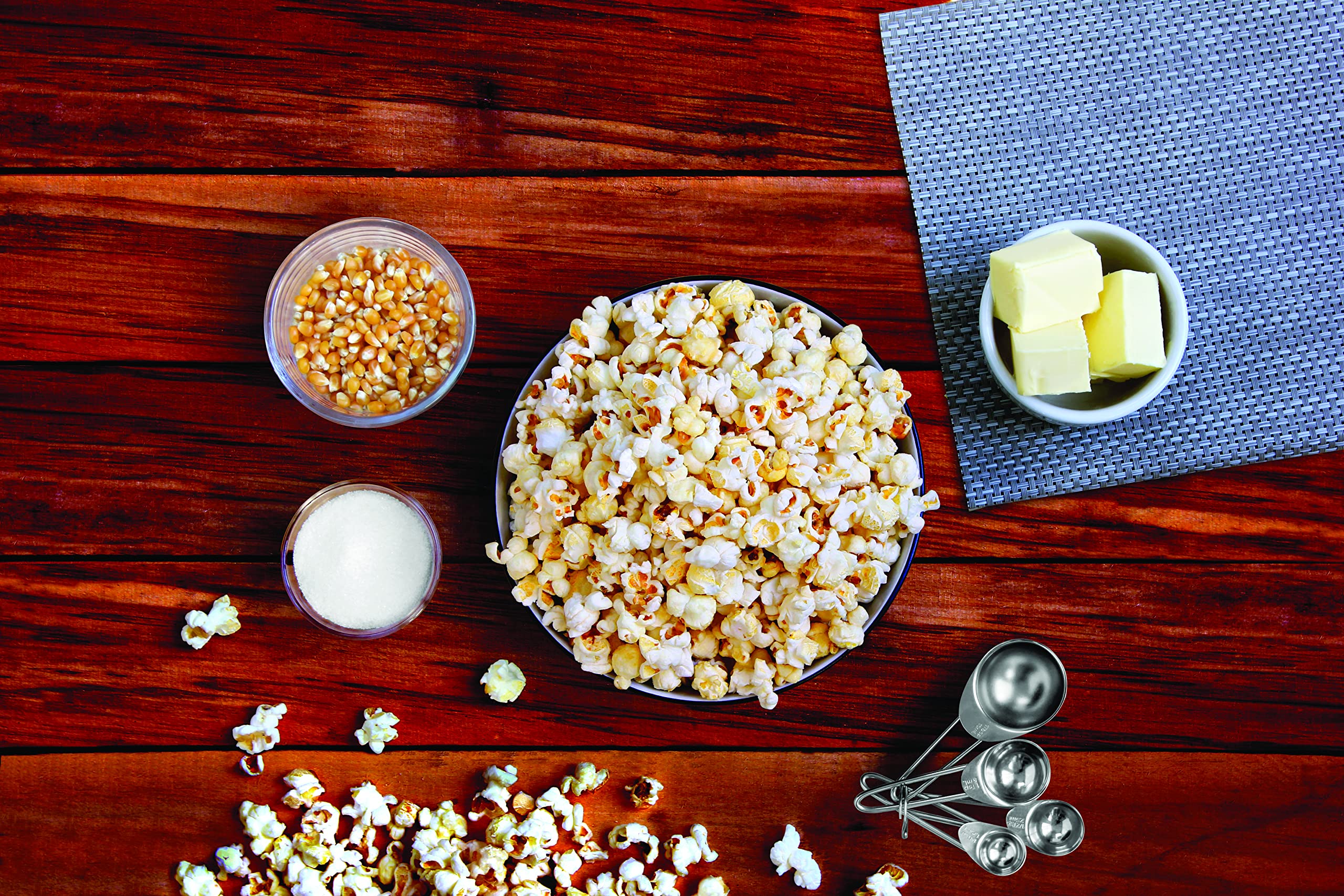 Russell Hobbs Máquina para Hacer Palomitas Fiesta - Palomitas Caseras, Sin Grasa Ni Aceite, Capacidad 12 Tazas, Incluye Cuchara de Medición, Tapa Extraíble, 1200 W, Blanco y Rojo - 24630-56