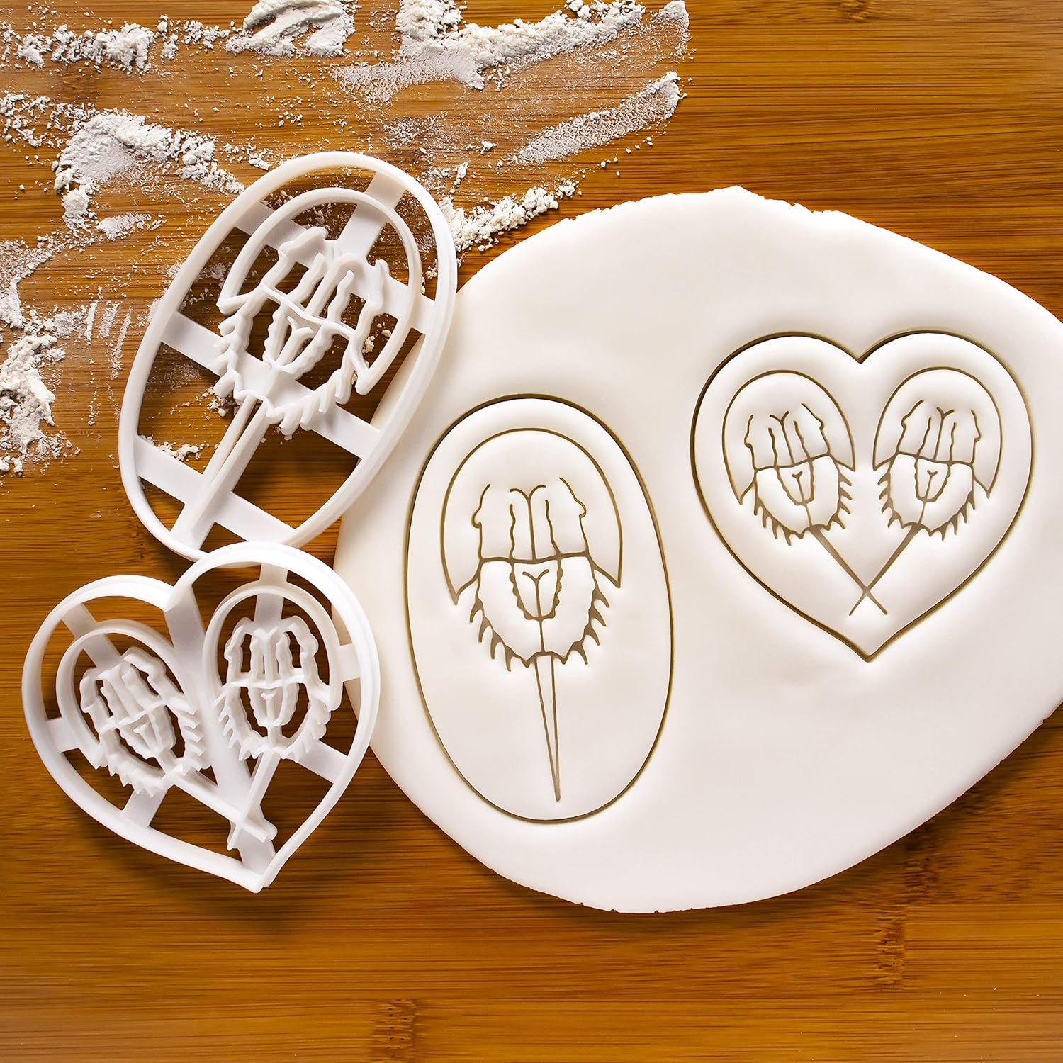 Set of 2 Horseshoe Crab cookie cutters (Designs: Profile and Love), 2 pieces - Bakerlogy