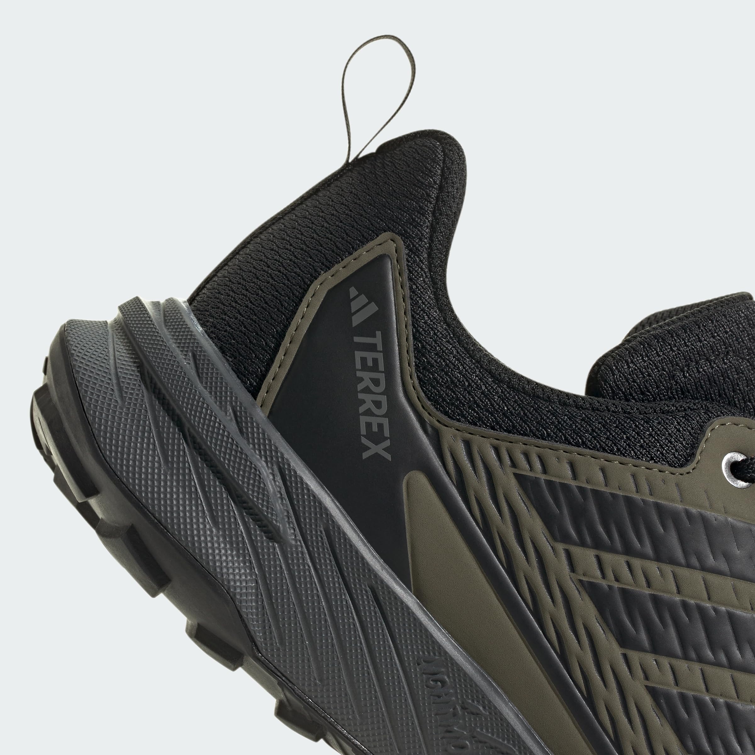 adidas Men's Chaussure de Trail Running Terrex Tracefinder 2 Climaproof