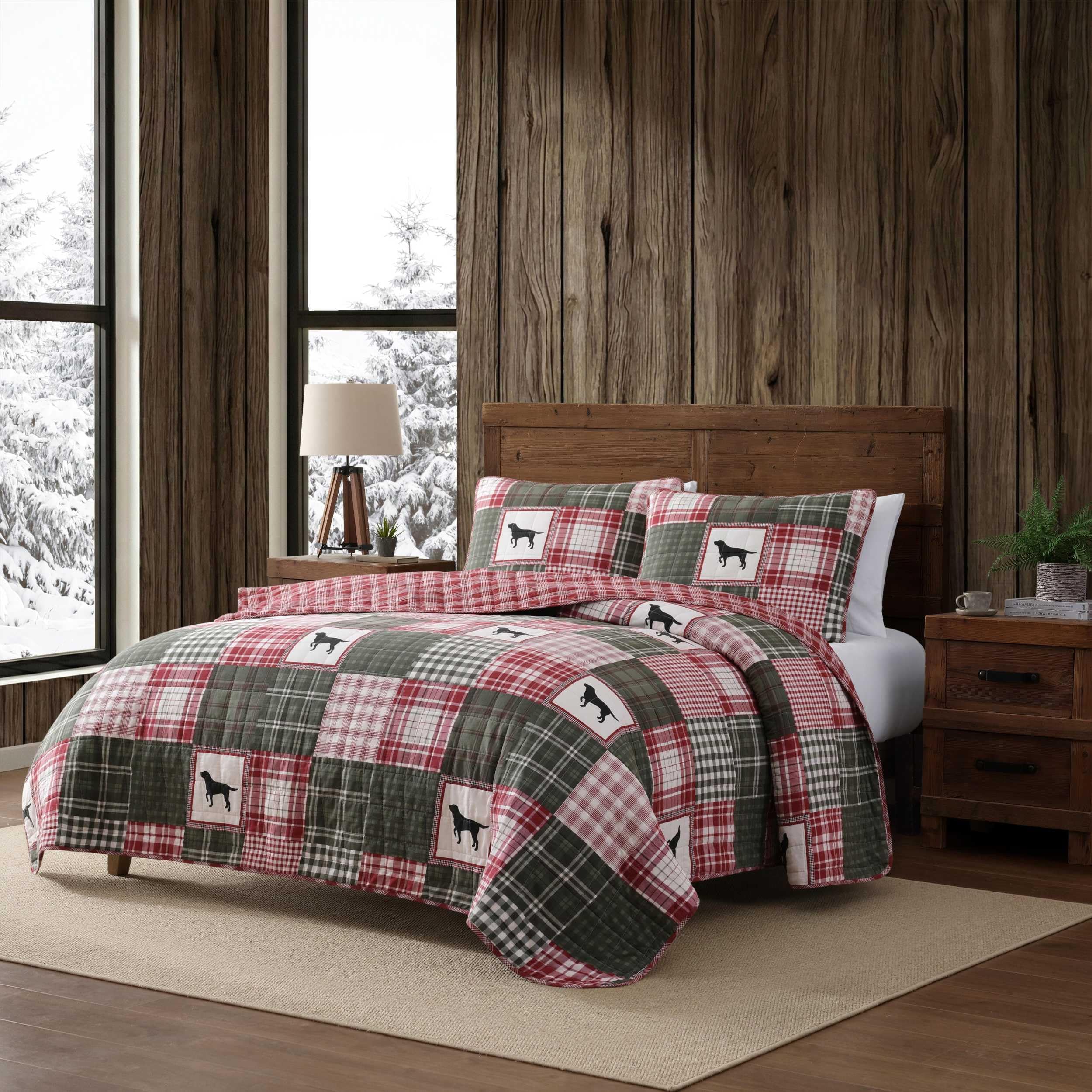 Eddie Bauer - Queen Quilt Set with Matching Shams, Soft & Reversible Bedding for Year Round Comfort, Buddy Patchwork Red