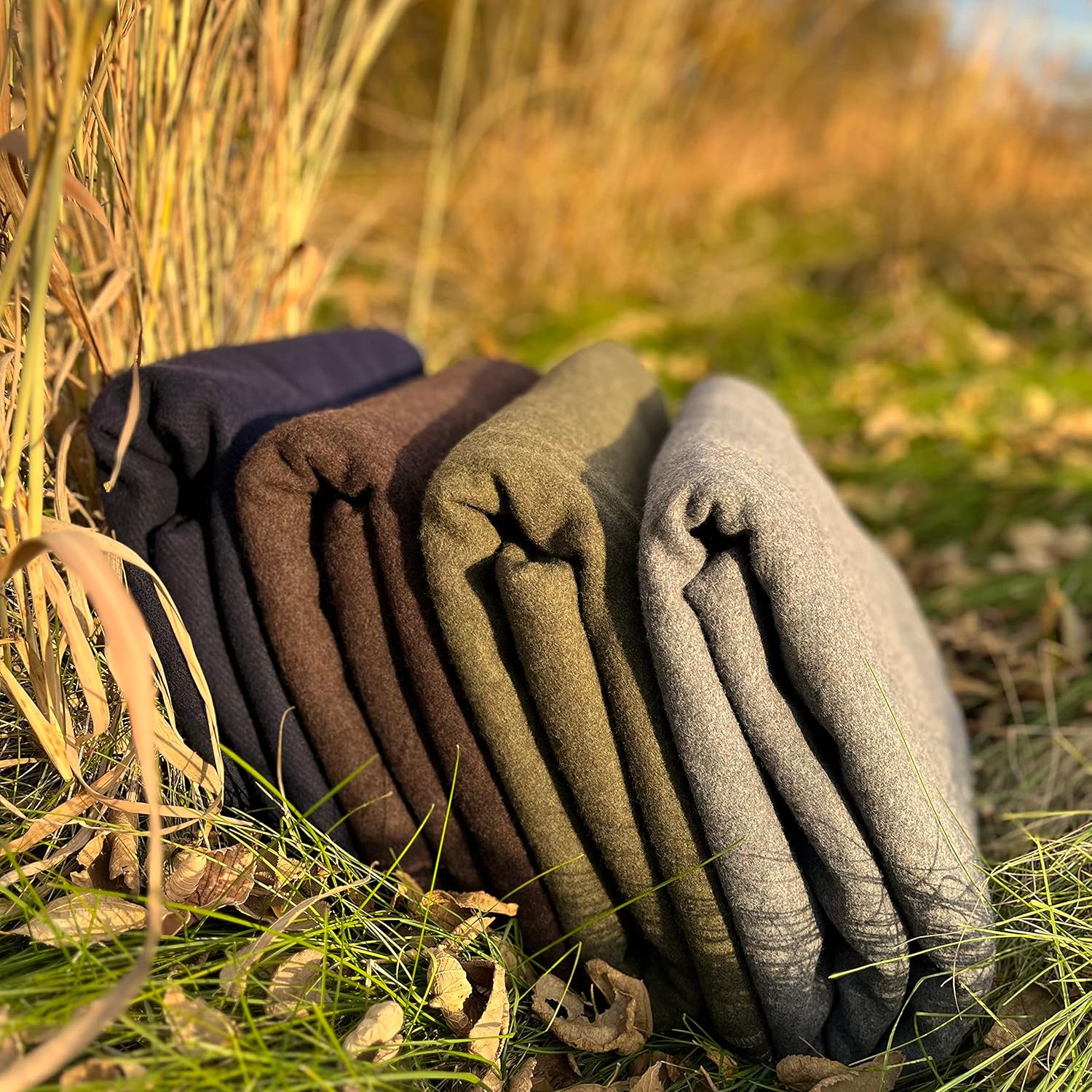 EKTOS 90% Wool Blanket, 4.5 lbs, Warm, Thick, Washable, Large 66" x 90", US Military Style | Perfect for Camping, Outdoor Adventures, Sporting Events, Survival & Emergency Kits (Grey) : Sports & Outdoors