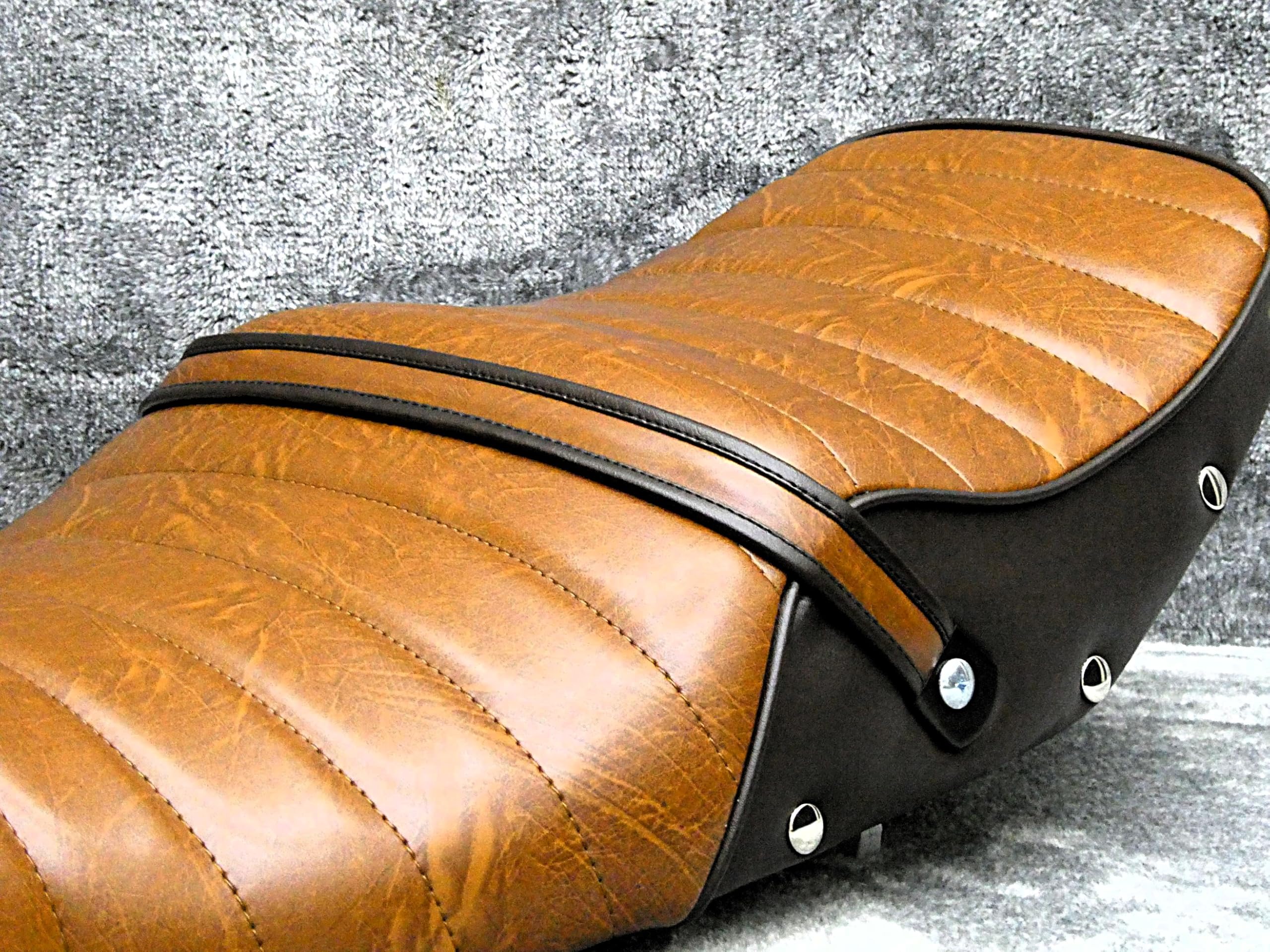 Amazon | ZRX400 タックロール シート (茶レザー ツートン 鋲