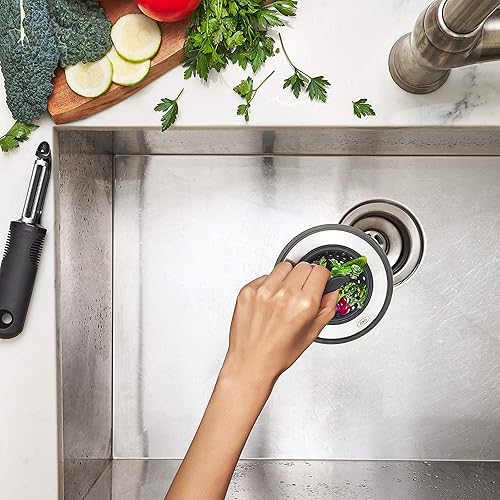 Miniatura 5 de OXO Good Grips 2 en 1 tapón para colador de fregadero