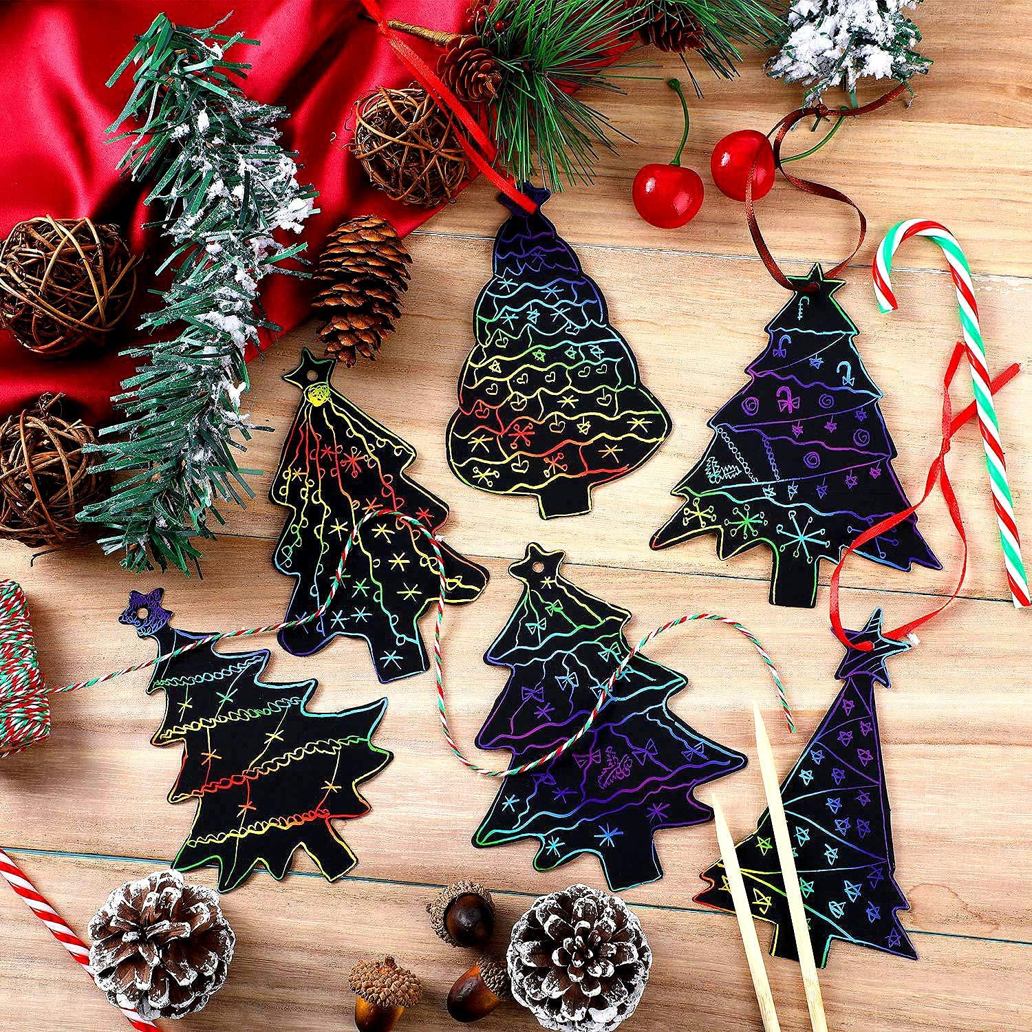 Kit Dessin à Gratter Noël Pour Enfants - 60 Cartes Motifs Arc-en-ciel + Baguettes - Activité Créative Festive