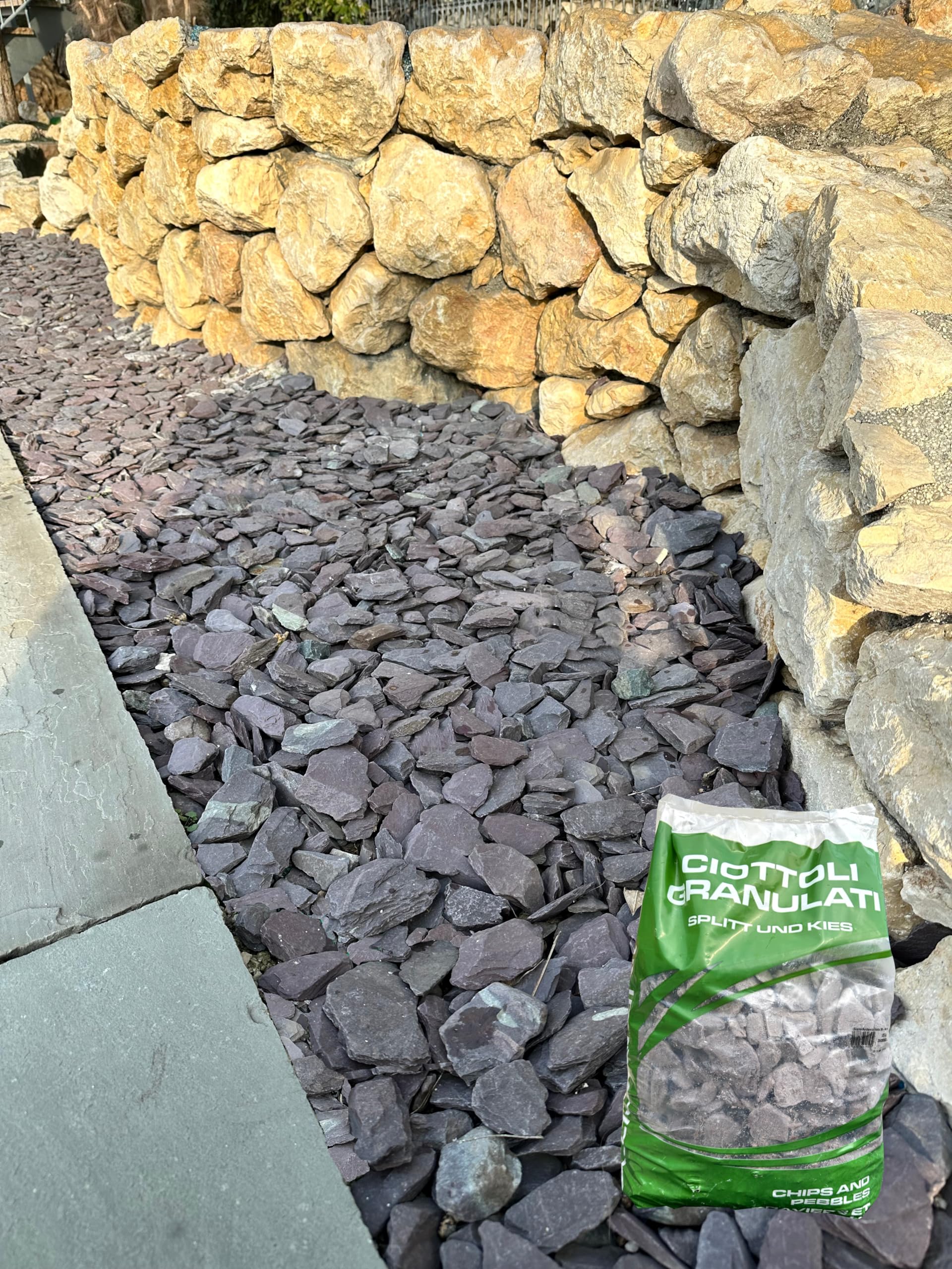 Scaglie Ardesia Viola Decorativa per Giardini Vasi Aiuole Granulometria 30-60mm Confezione 25kg