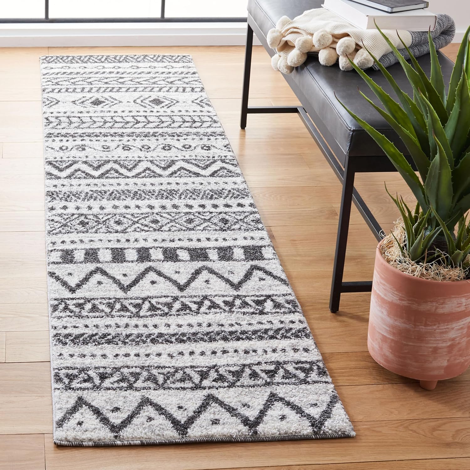 SAFAVIEH Tunisia Collection Runner Rug - 2' x 8', Ivory & Black, Moroccan Tribal Design, Non-Shedding & Easy Care, Ideal for High Traffic Areas in Living Room, Bedroom (TUN735A)