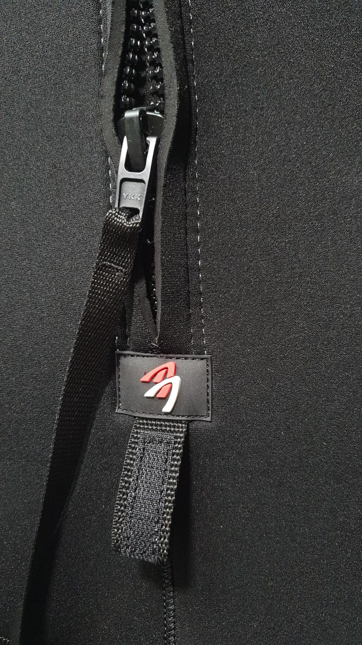 Ascan Wave Overall 5/4mm. Dieser komplett kaschiert Neoprenanzug überzeugt durch tolle Allround-Qualitäten sowie bestes Preis/Leistungsverhältnis.
