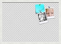 Vista 151 de PinPix Tablero de anuncios de corcho de 12 x 12 pulgadas. Este tablero decorativo enmarcado viene con diseño de círculos B W y un marco blanco