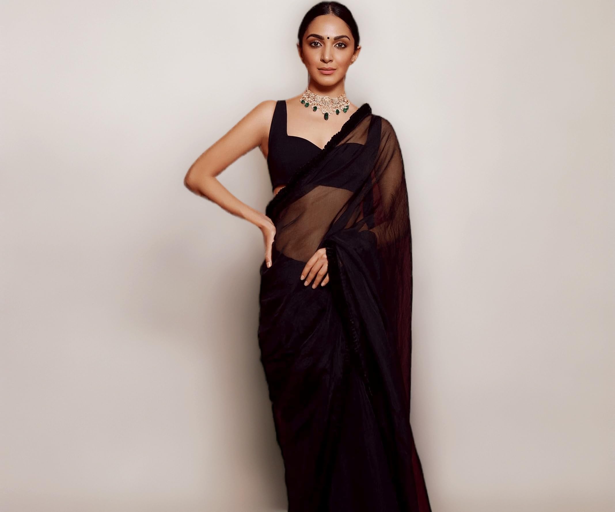 Sidhidata Women's Plain Georgette Saree With Unstitched Blouse Piece (Kiara Advani Black Saree)