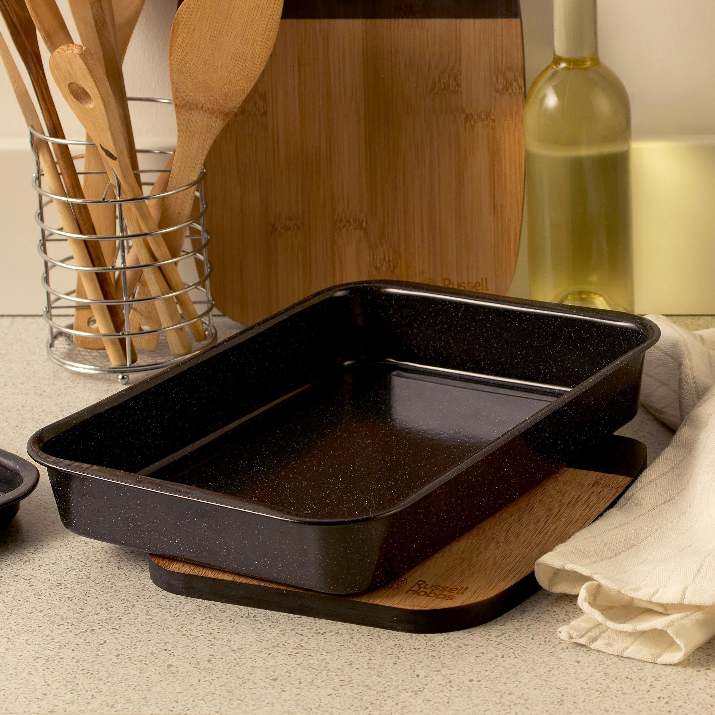 Russell Hobbs CW12611 Romano Vitreous Durable Enamel Roaster, 36 cm, Black, Dishwasher Safe, Rectangular Roasting Tin for Vegetables and Meat, Oven Safe Up To 230 Degrees, 36 x 25 x 4 cm