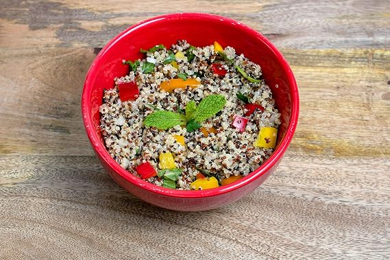 Food to Live Organic Tri-Color Quinoa, 1 Pound Non-GMO, Blend of White, Black, and Red Quinoa, Whole Grain, Raw Seeds, Non-Irradiated, Kosher, Vegan, Sproutable, Sirtfood, Bulk, Rice Replacement.