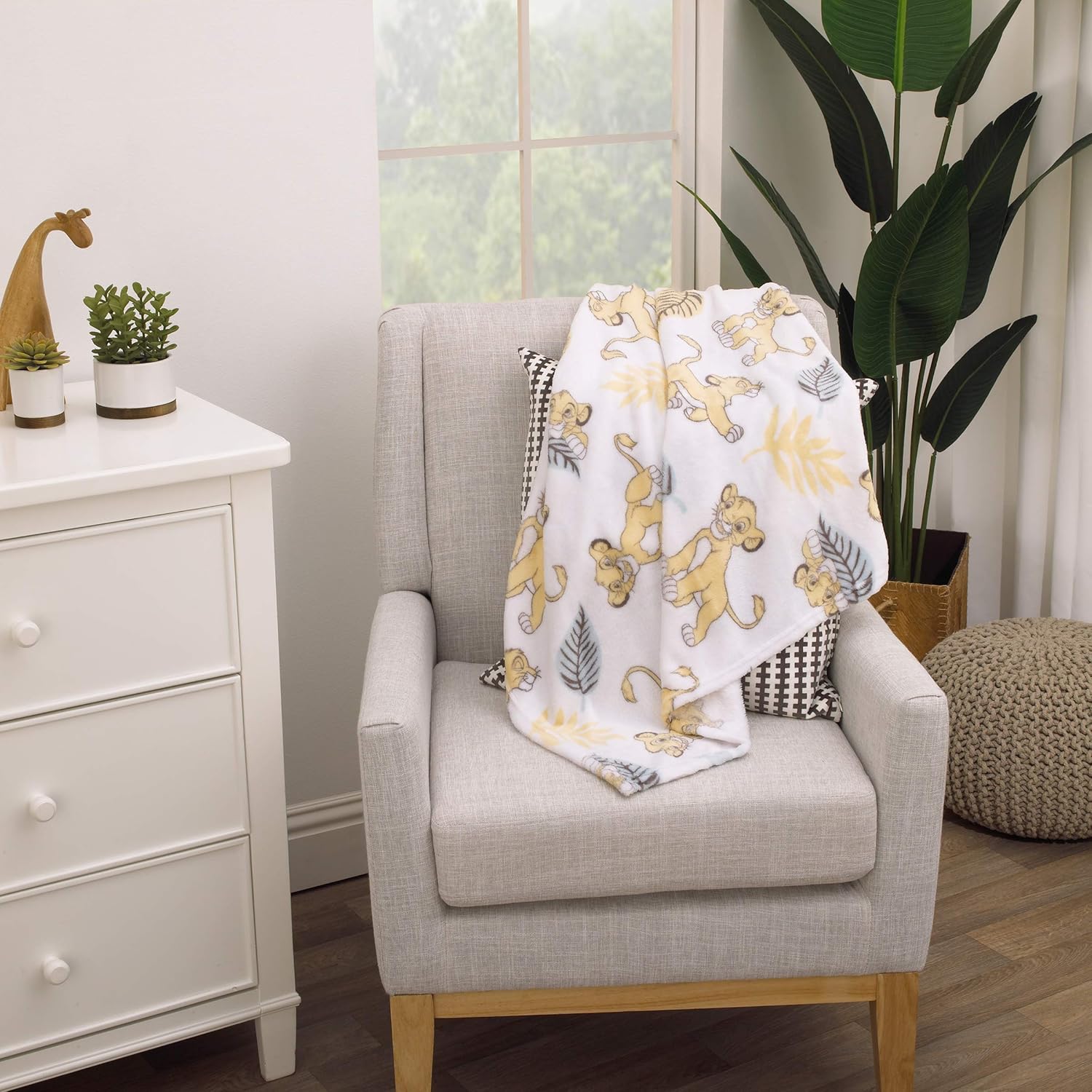 Disney Lion King Super Soft White, Yellow, Green Simba Leaves French Fiber Baby Blanket, White, Green, Yellow (4142501P) Disney Lion King 1 Count (Pack of 1) image 5 of 6 B08B9Q91B8