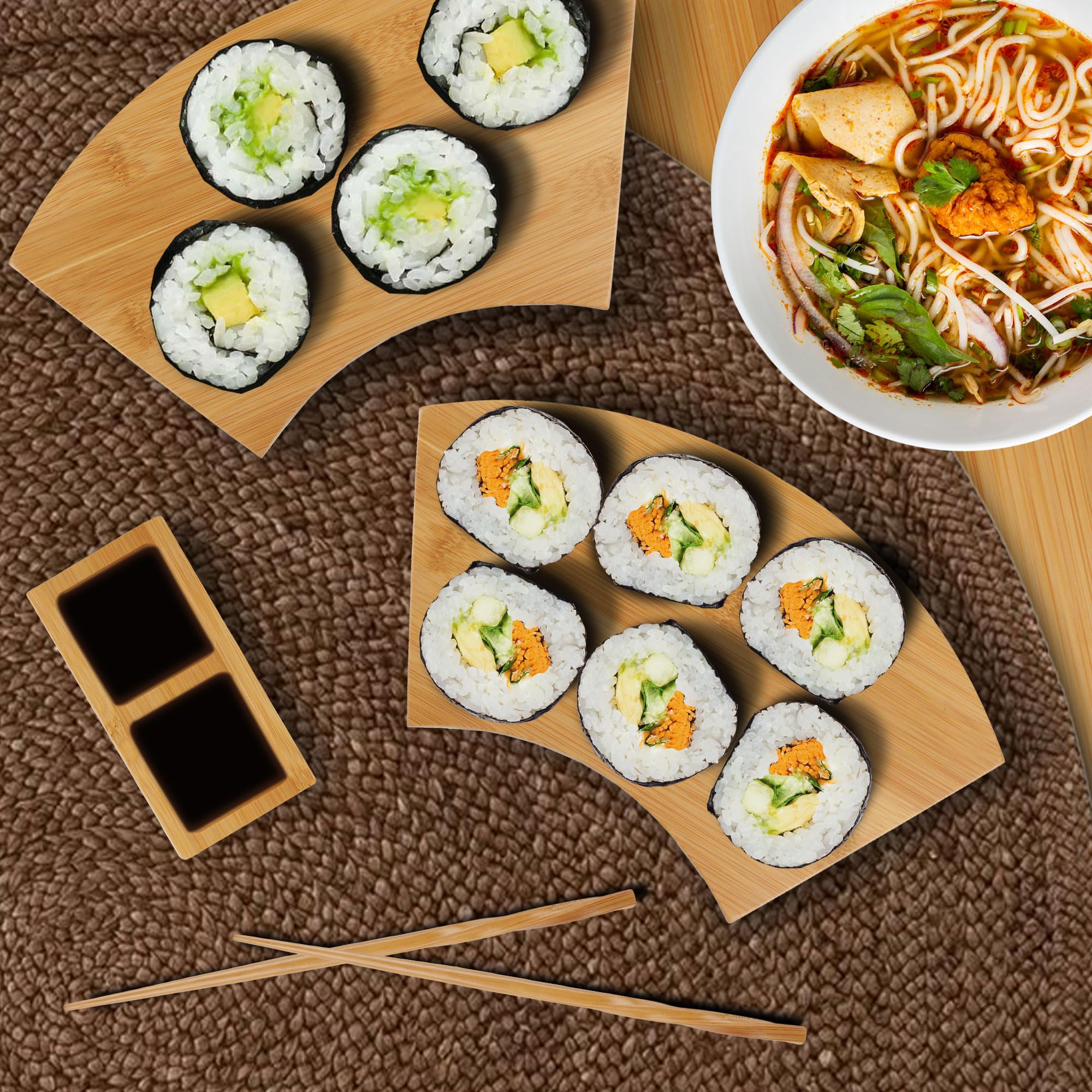 BambooMN Plato de sushi de bambú, palillos y plato de salsa con compartimentos, ventilador de 10.6 pulgadas, 4 juegos