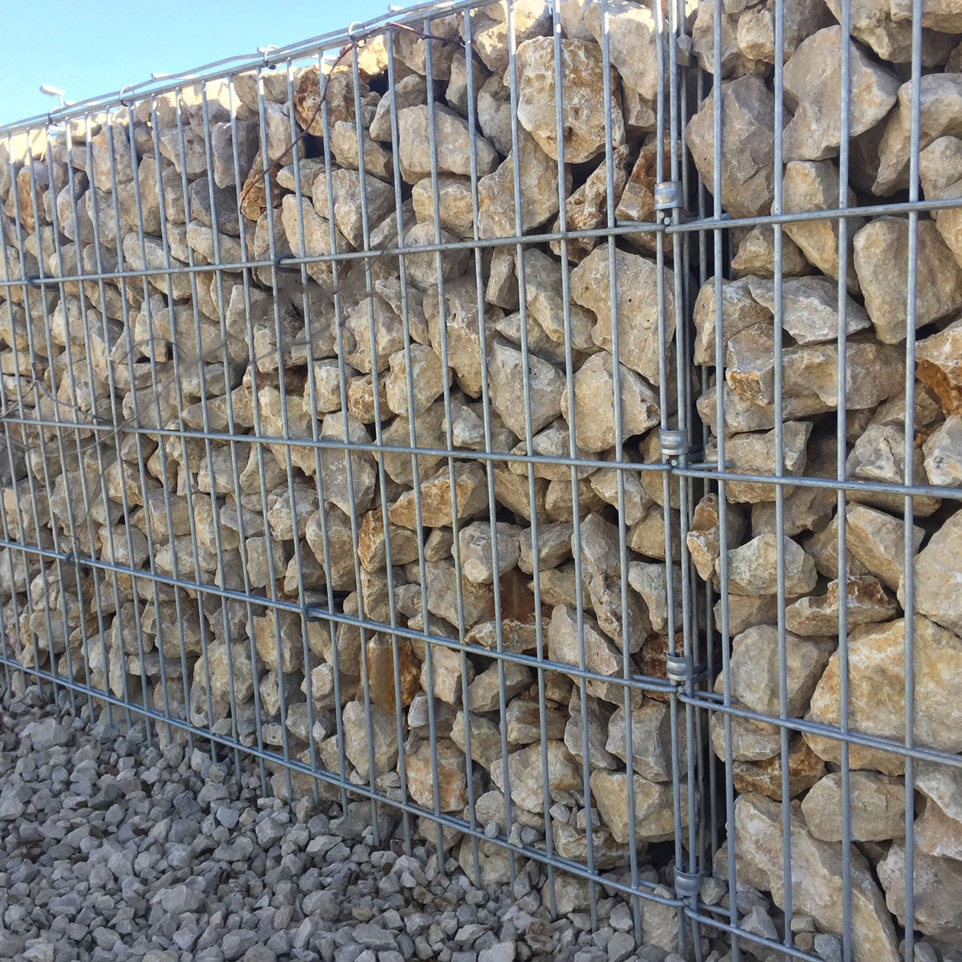 Schicker Mineral Kalk Gabionensteine beige 25 kg, Bruchsteine, farbechtes Naturprodukt, Steine als Füllmaterial für Gabionen, Gartendeko, Gabionenzäune, Gabionensäulen (60-120 mm)