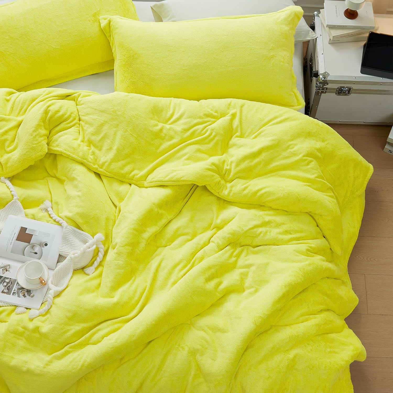 Byourbed Neon Nights - Coma Inducer® Oversized Queen Comforter Set - Neon Yellow