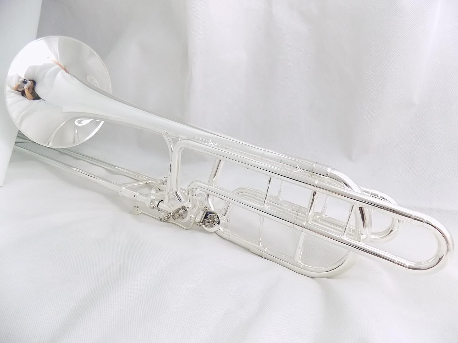 Amazon F Eb D 低音 トロンボーン イエロー 真鍮 ボディ 銀メッキ フィニッシュ フォーム ボディ ケース付き トロンボーン 楽器 音響機器