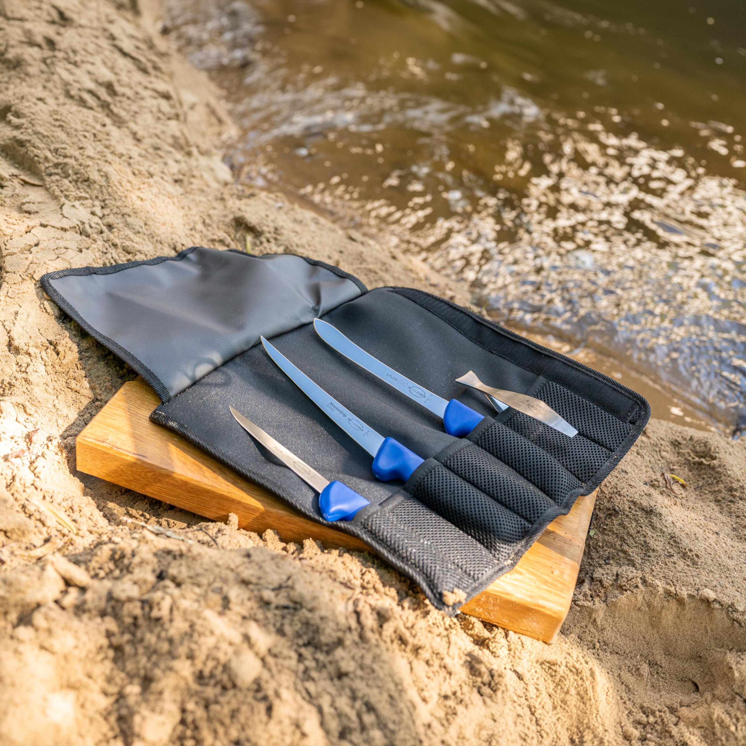 DICK Textil-Rolltasche "Angler" 4-tlg. (Maße 34,50 x 35,50 x 6 cm, mit Grätenpinzette, Ausbeinmesser und zwei Filetiermesser, Farbe Blau, Anglermesserset) 82461000