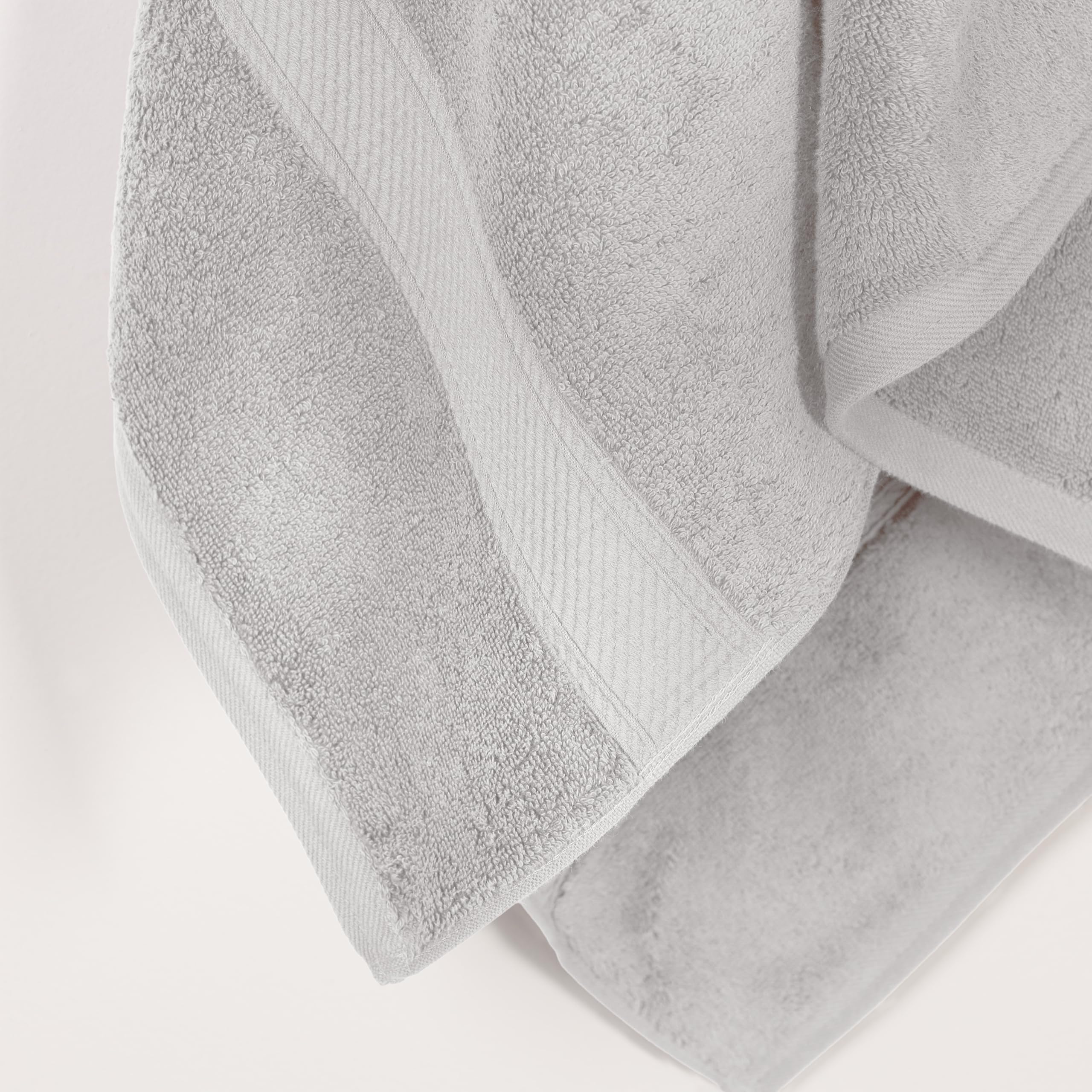 Superior Lot de 2 draps de Bain en Coton égyptien Ultra Doux, épais, Pelucheux et Absorbant, pour Salle de Bain d'invités, hôtel, Spa - Argenté