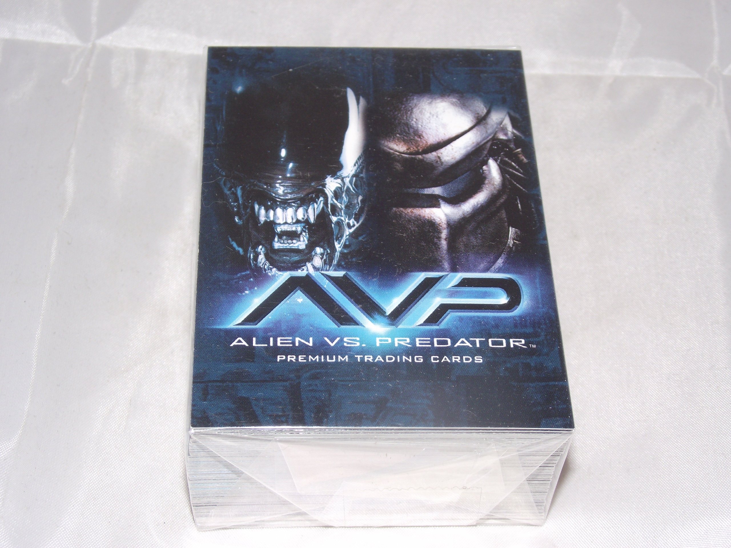 Amazon.com: AVP Alien Vs Predator Trading Card Base Set : Toys & Games