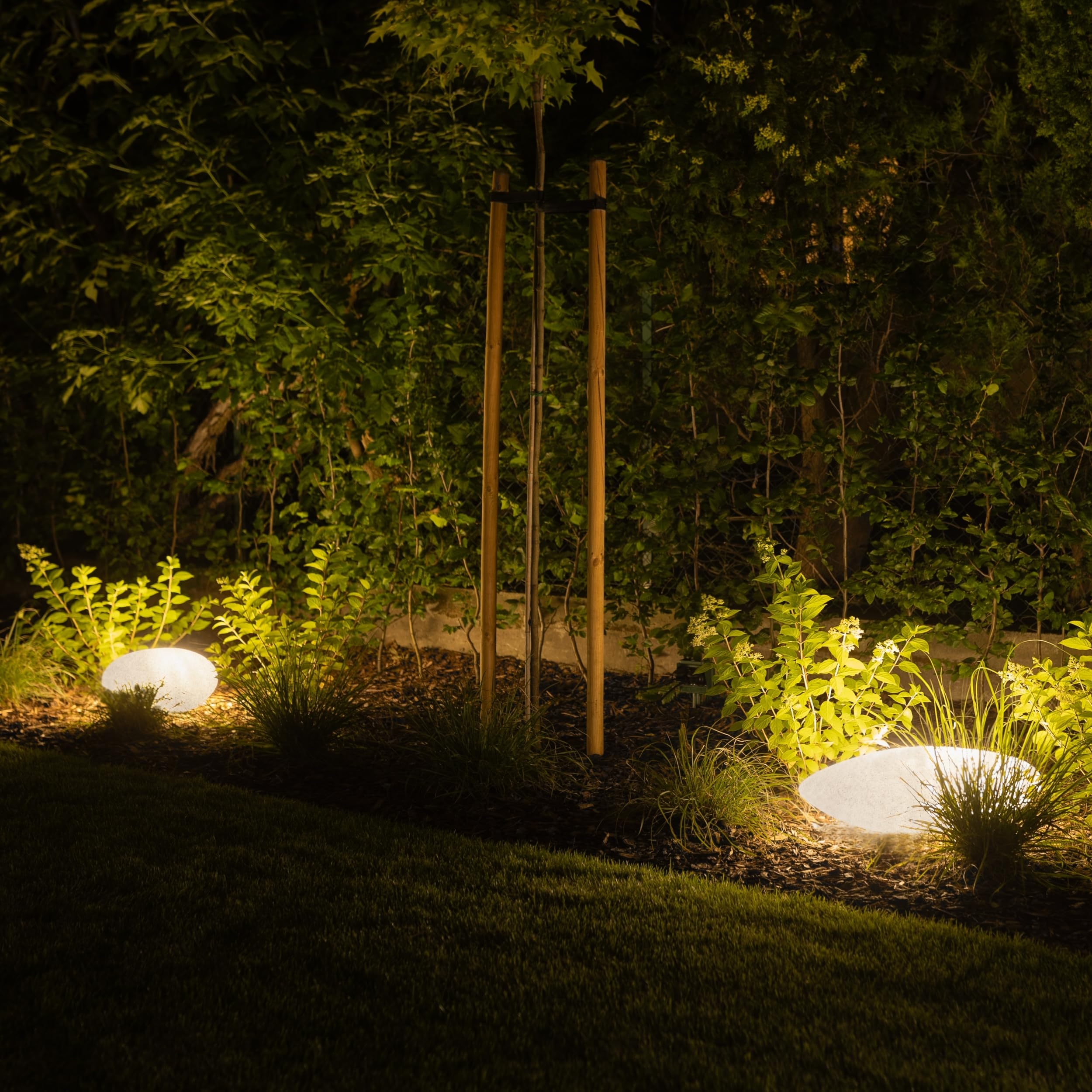 GTV – Außenleuchte MARMO STONE Ø60 cm, Gartenkugel mit 2x E27-Fassung, 2,5 m Kabel, Steinoptik, wetterfeste Gartenlampe aus Polycarbonat, Leuchtkugel für Rasen & Außenbereiche